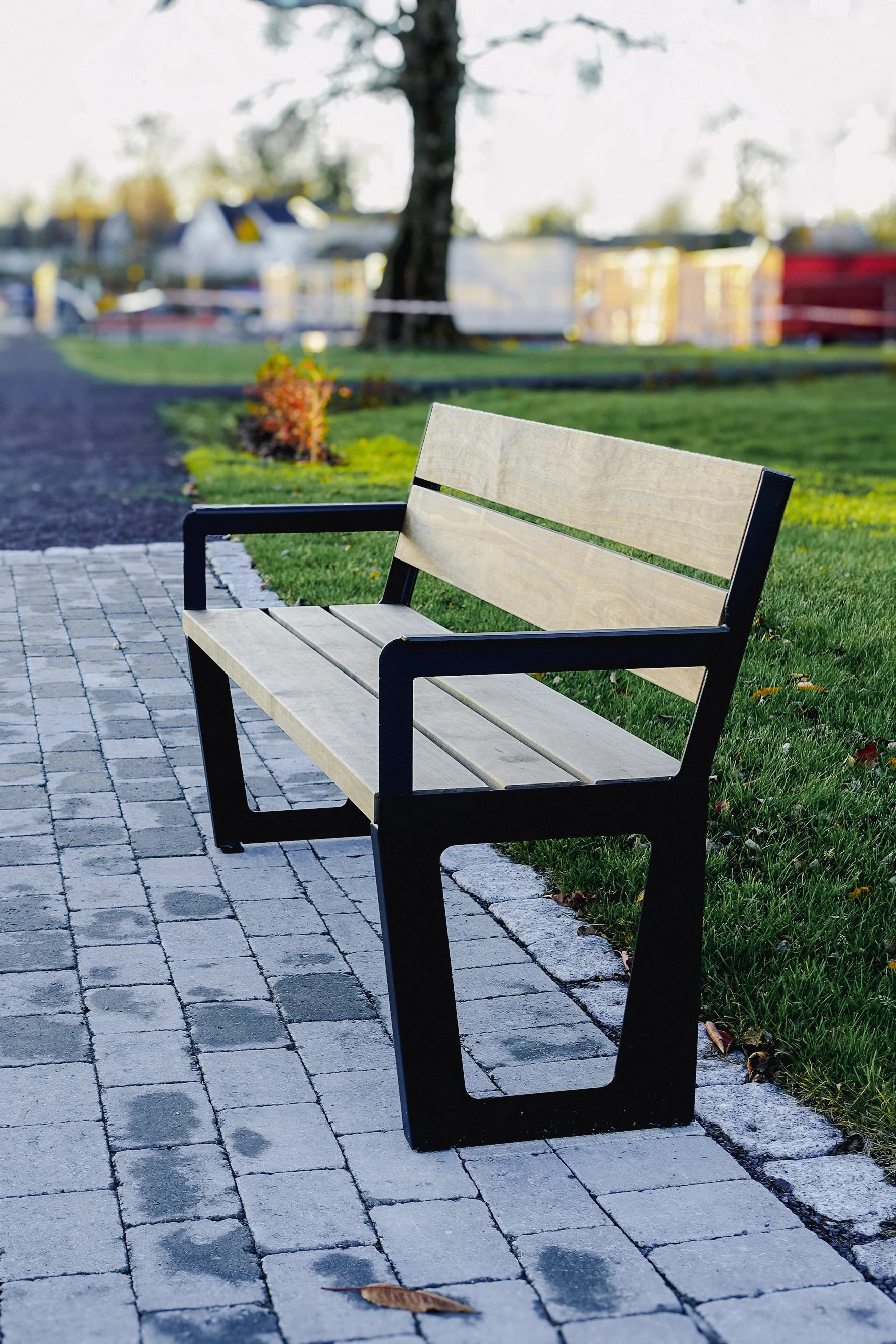 Mistel-Park-nov-Ona-benker-06.jpg