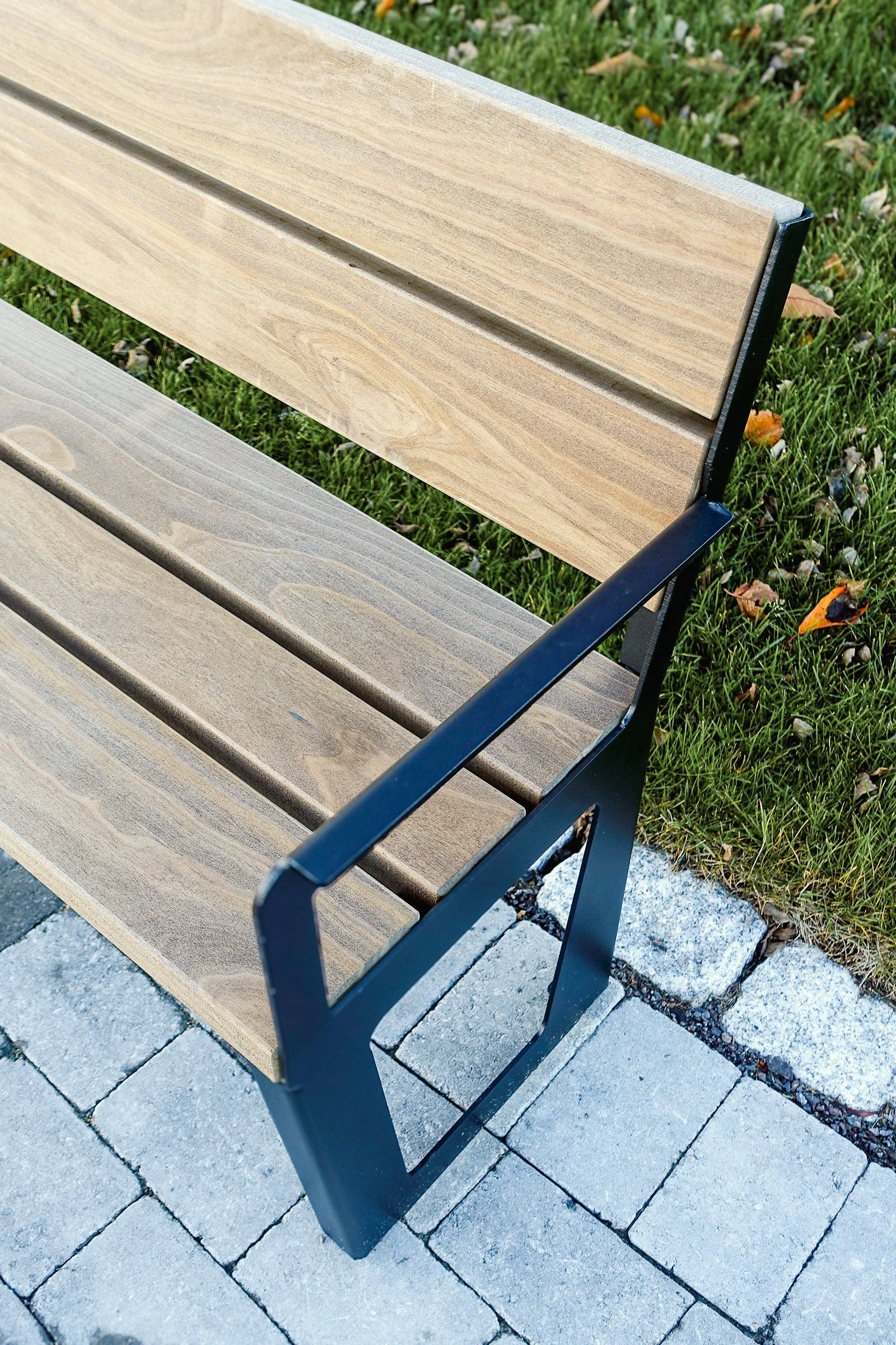 Mistel-Park-nov-Ona-benker-11.jpg