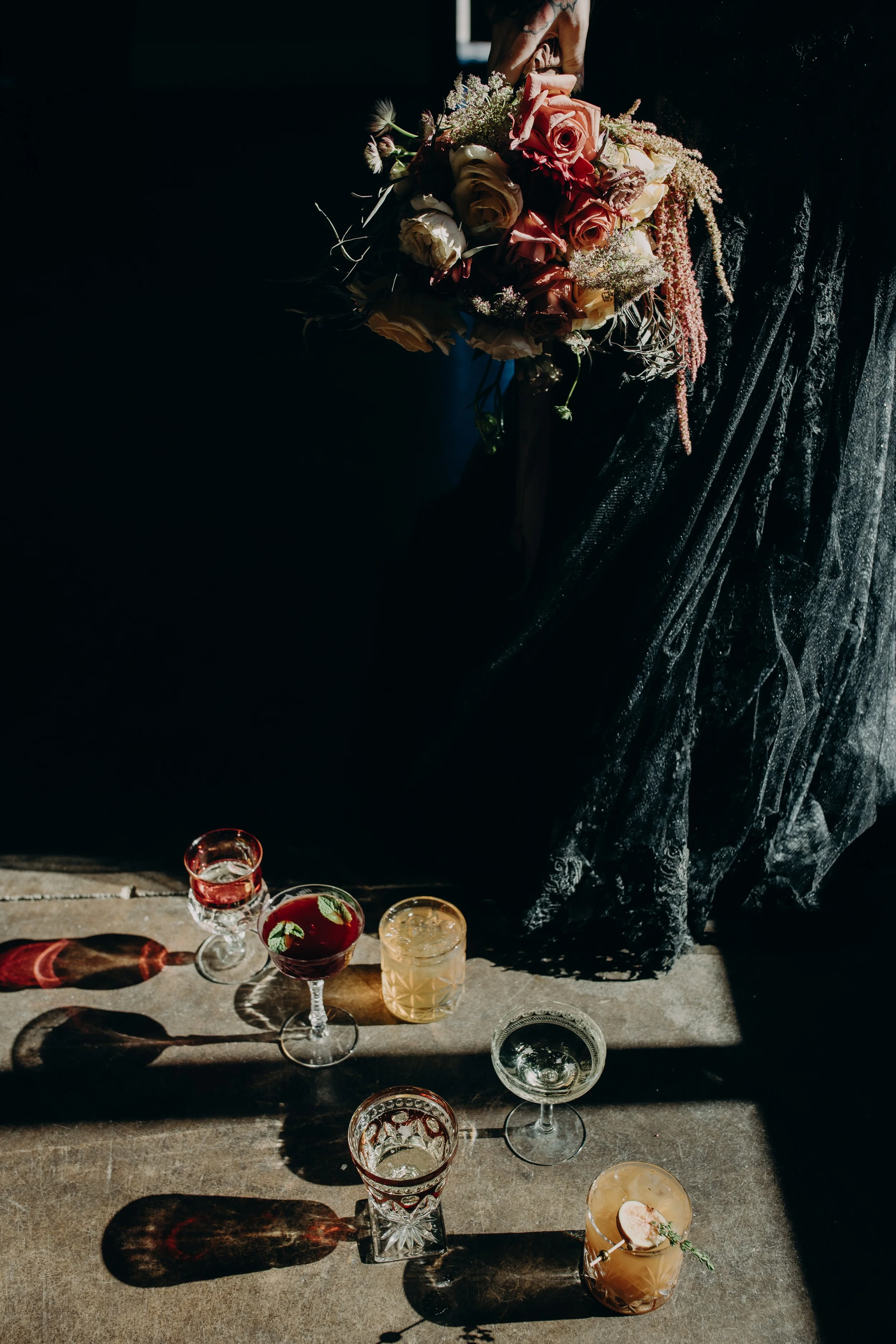 STYLED_SHOOT_BLACK_OAK_SHANNON_LEA_ROCK_1W4A0854.jpg