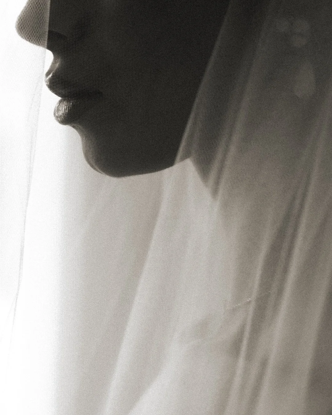 after a week full of bridal fashion, it would be remiss of me to not share some of the most iconic bridal fashion when it comes to getting ready by the fabulous @alivictoriax !!!!

she wanted something different, sexy, empowering and we did just that