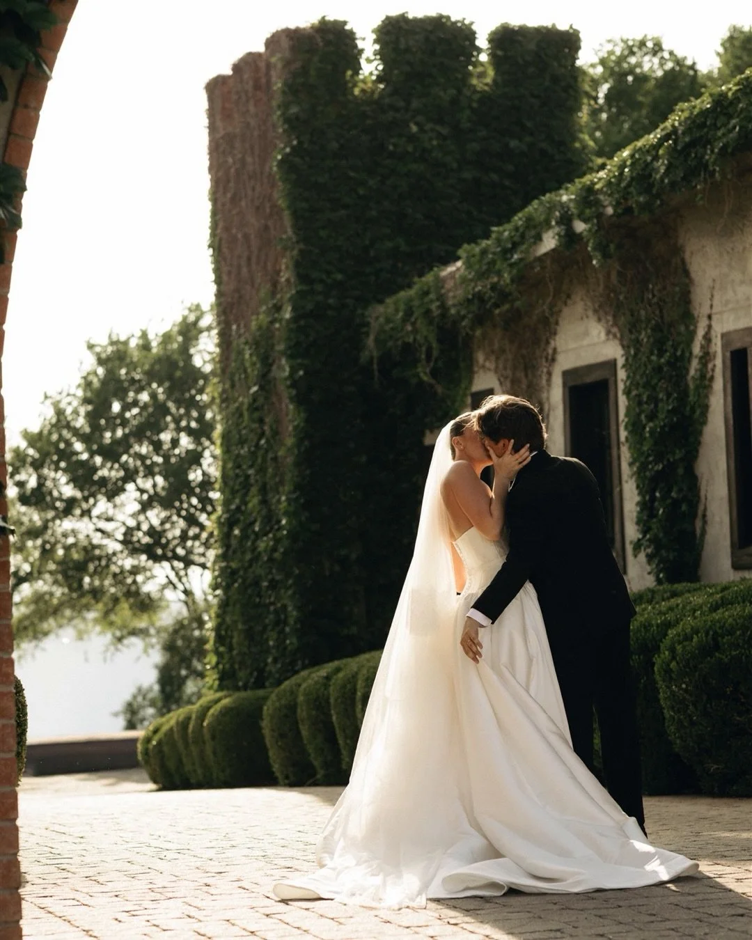 Lauralee was such a radiant bride in @flourestudio on her beautiful wedding day which took place in the most stunning castle in the hills. I wanted to incorporate a mixture of stoic portraits with an artistic perspective on many moments of her day as