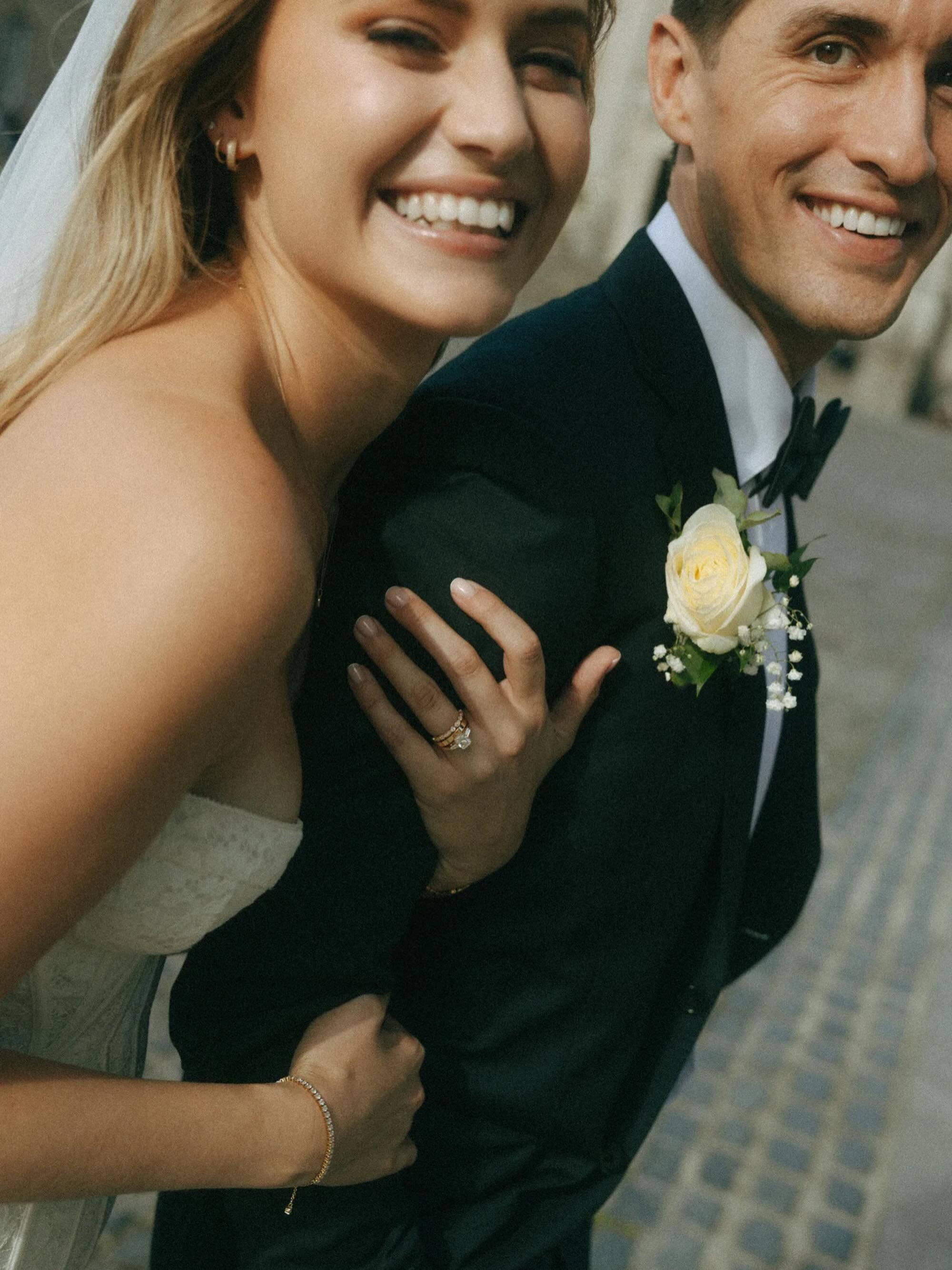 Giving this special portrait (a favourite of mine that was a happy accident in between shots) its rightful place on the grid.

Jeanni &amp; Greg, from their gorgeously intimate Dublin City nuptials &hearts;️