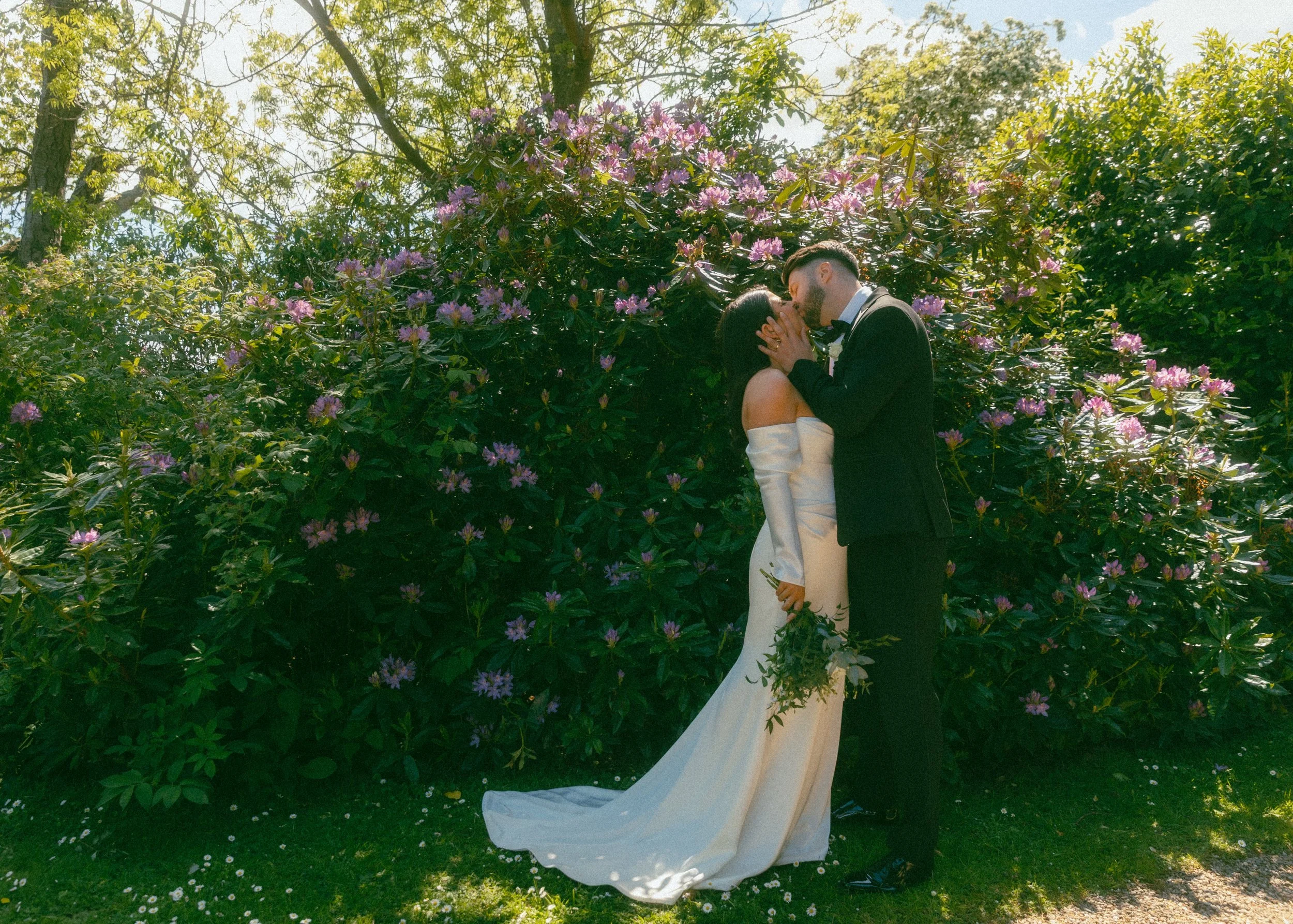 Catherine&Michael - Confetti & Portraits-121.jpg