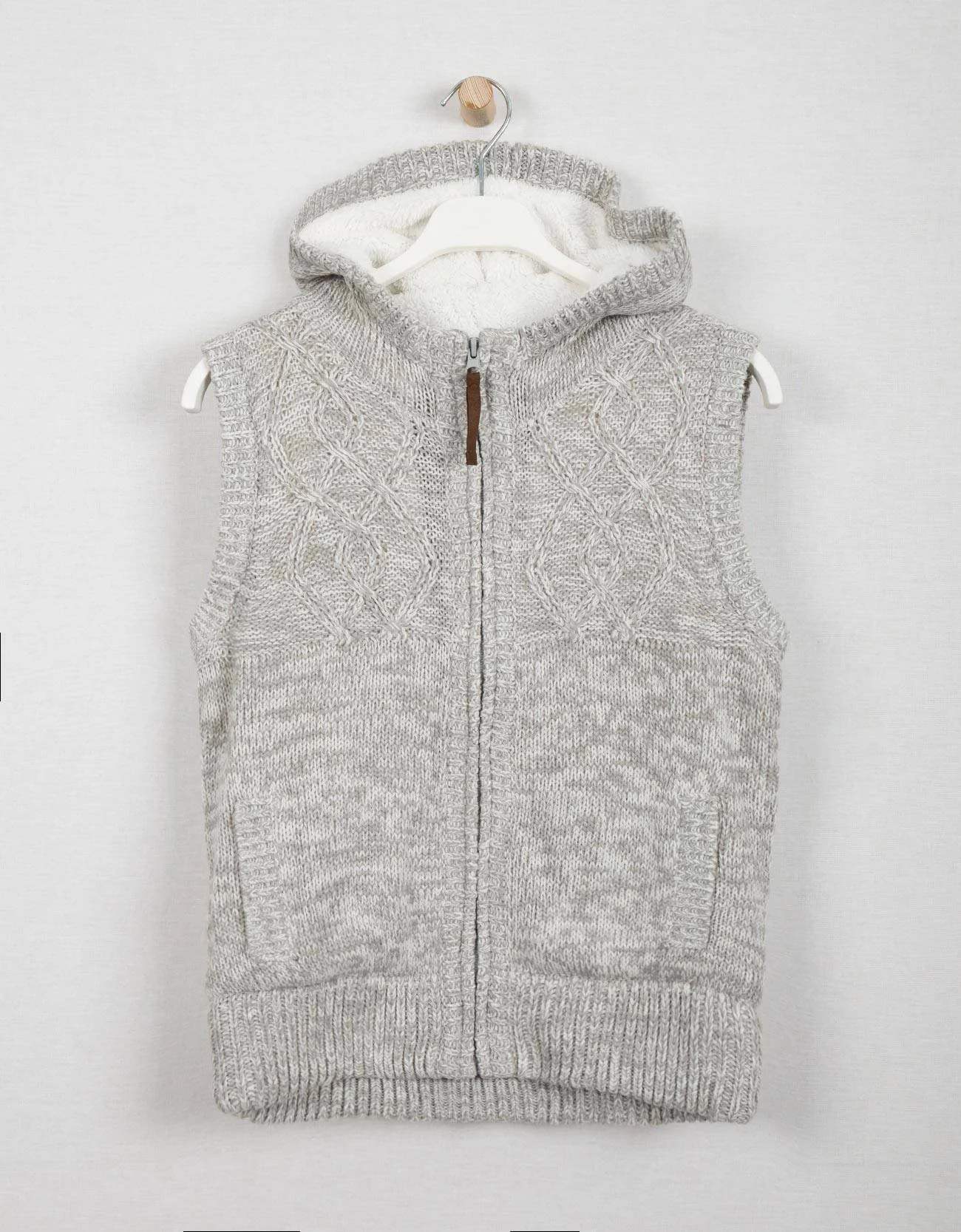 Shana Tricot · Chaleco interior de borreguito. BGD.