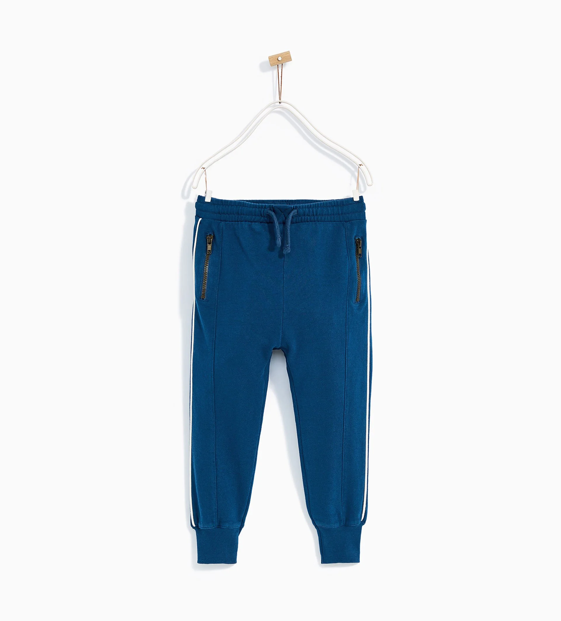 Zara Boys · Jogger detalles contraste.