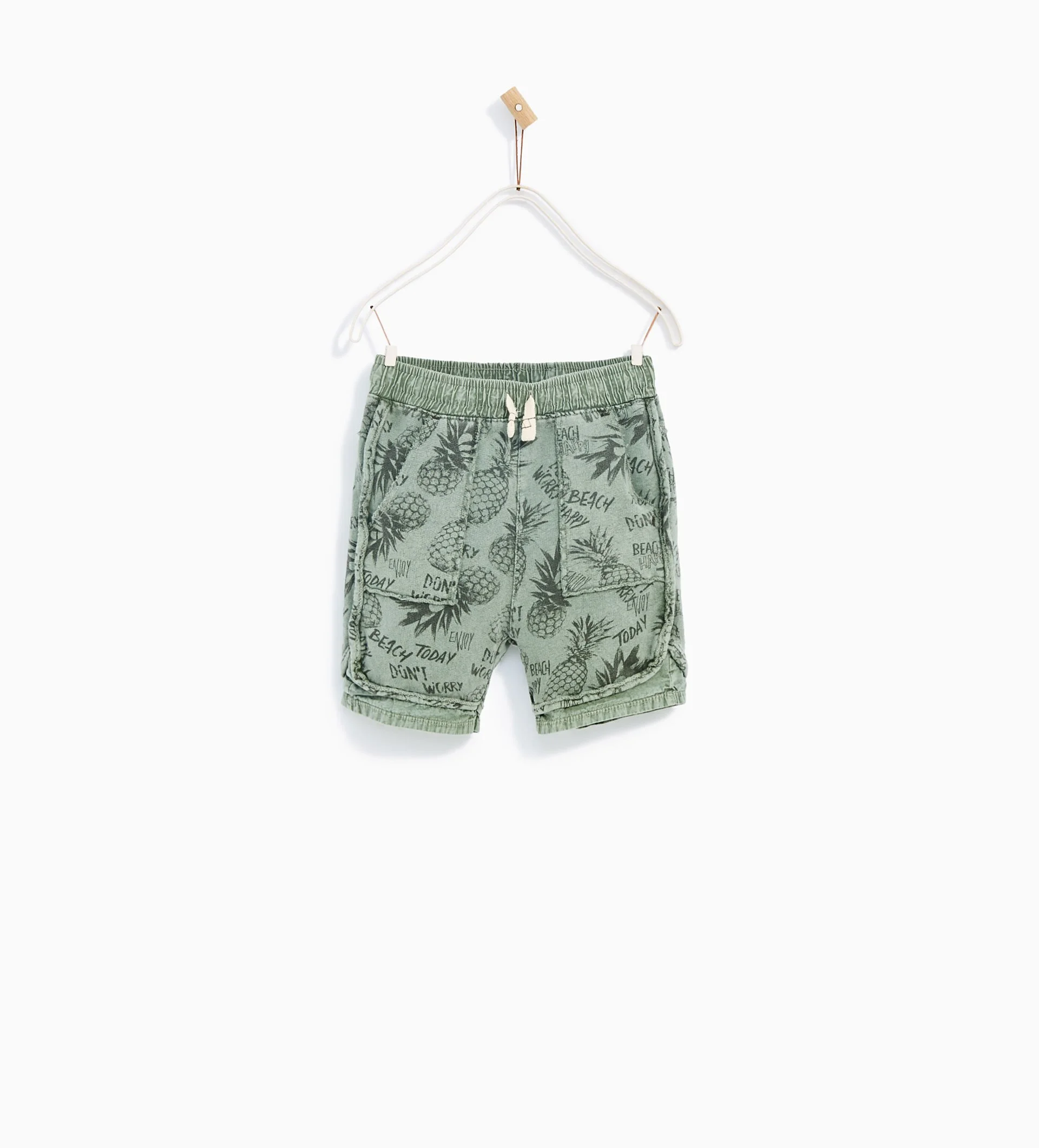 Zara Boys · Short garment dye detalles raw edge.