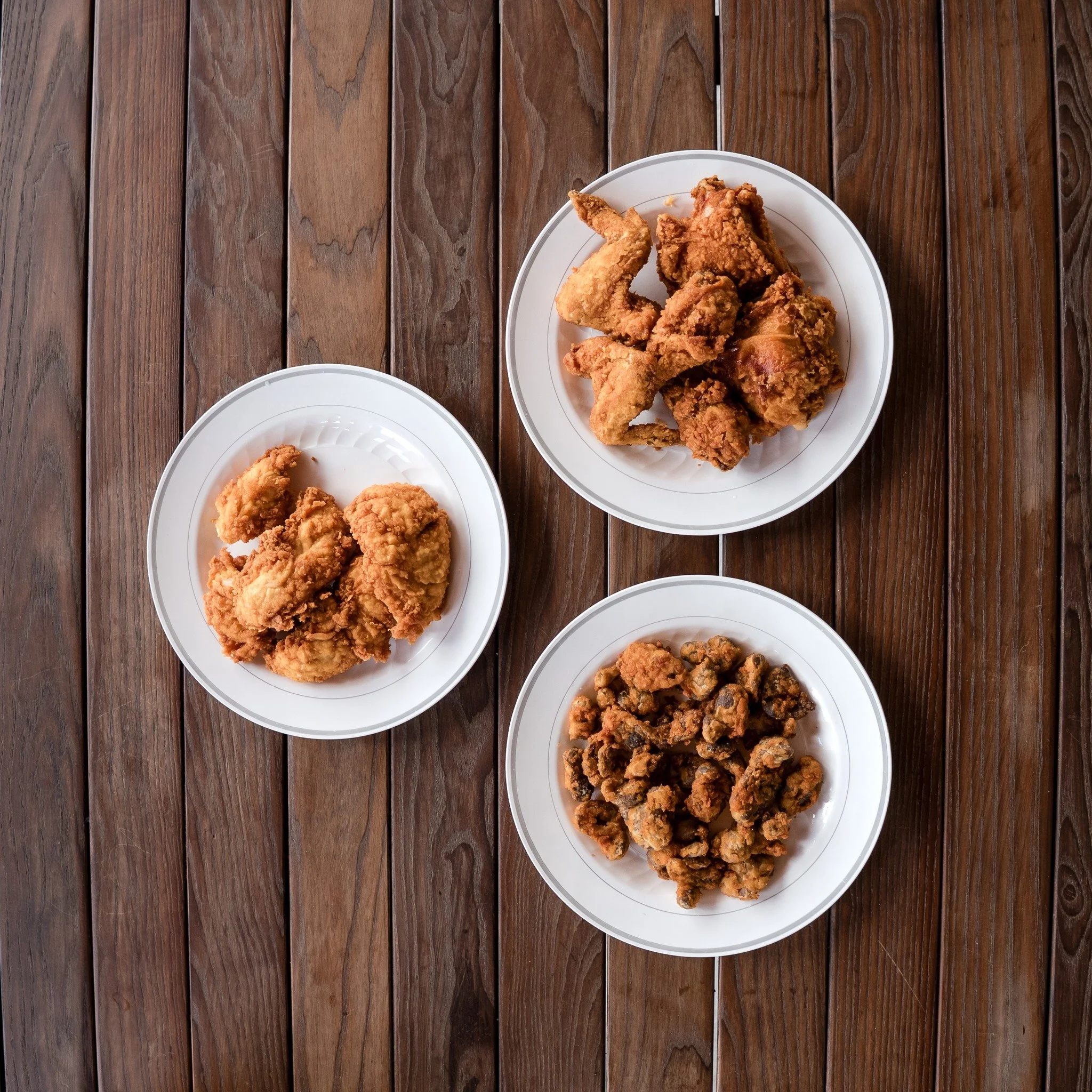Lakeland knows&mdash;when it comes to chicken, we&rsquo;re the real deal.

Gizzards, liver, strips&mdash;whatever your preference, we fry it hot, crispy, and just the way you like it.
Since 1983, we&rsquo;ve been serving the best chicken around.

Ord