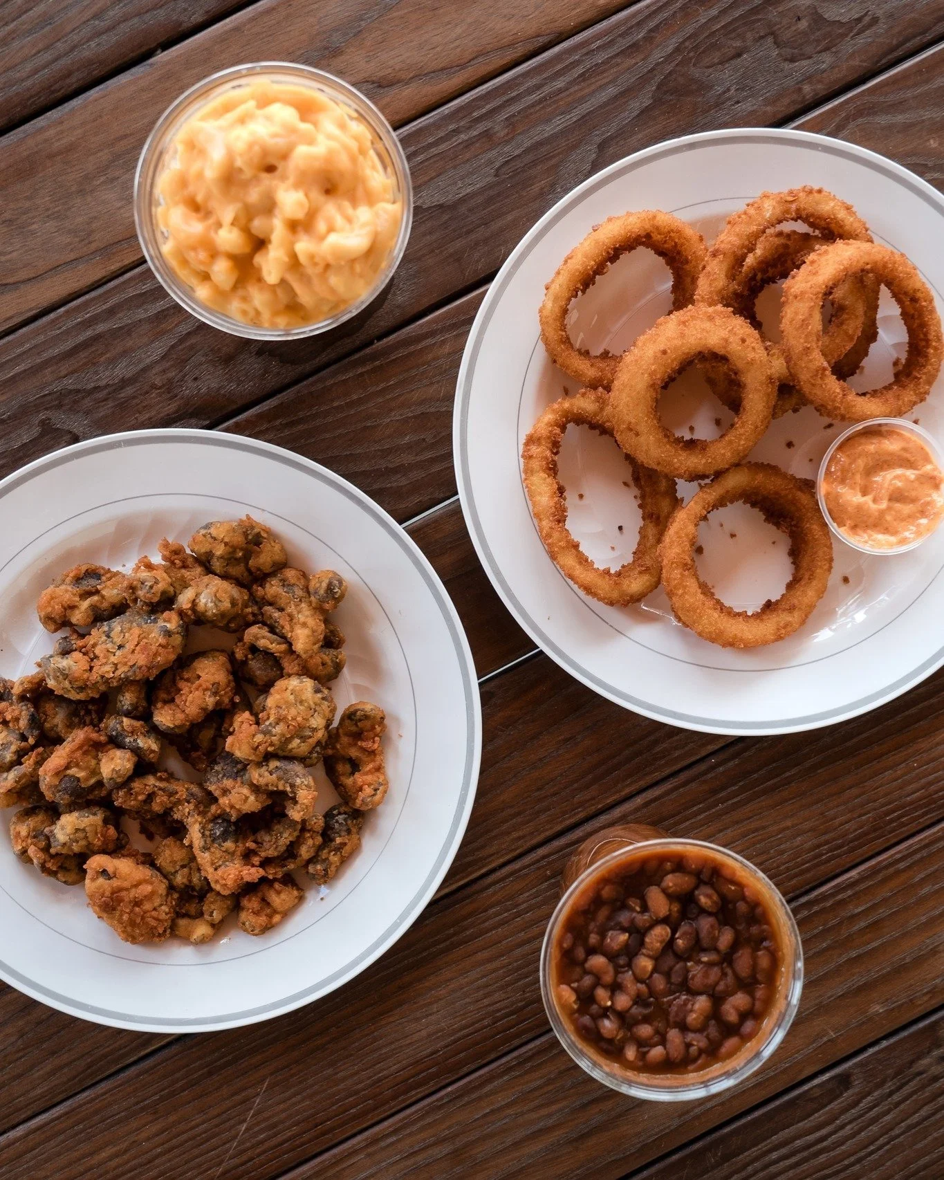 The perfect Southern comfort dinner doesn't exi- actually, it does. Stop in for that familiar Southern comfort-style taste since 1983.🍗