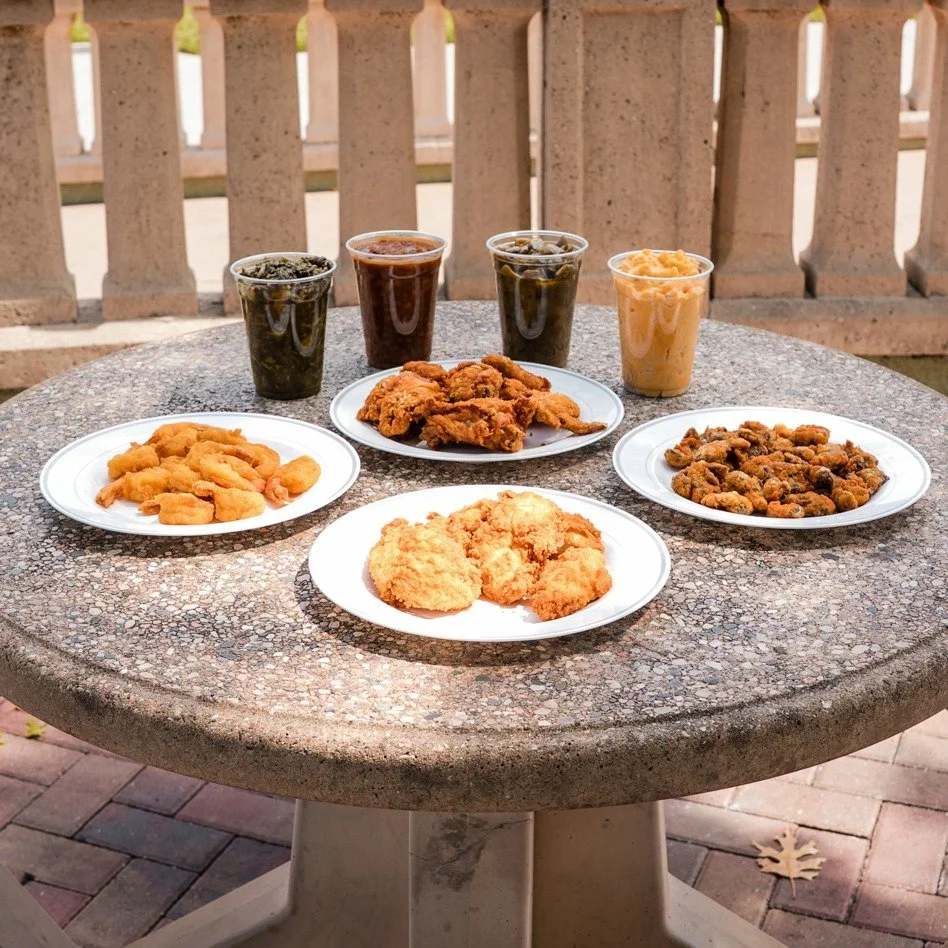 Why choose when you can grab a little bit of everything? Order online now and start earning rewards towards your favorite menu items!

Order through the link in our bio!