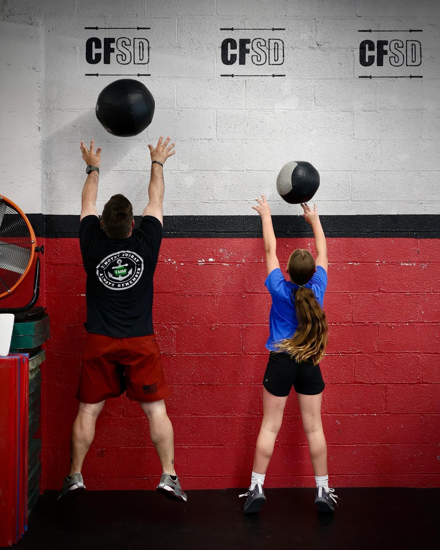 Families that slay together - stay together. Nothing better than a father/daughter or partner workout. #strongmantraining #strongman #strongwoman #longislandsstrongest #listrong #longislandstrong
