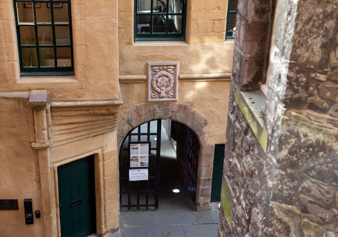 inside-riddles-arch.jpeg