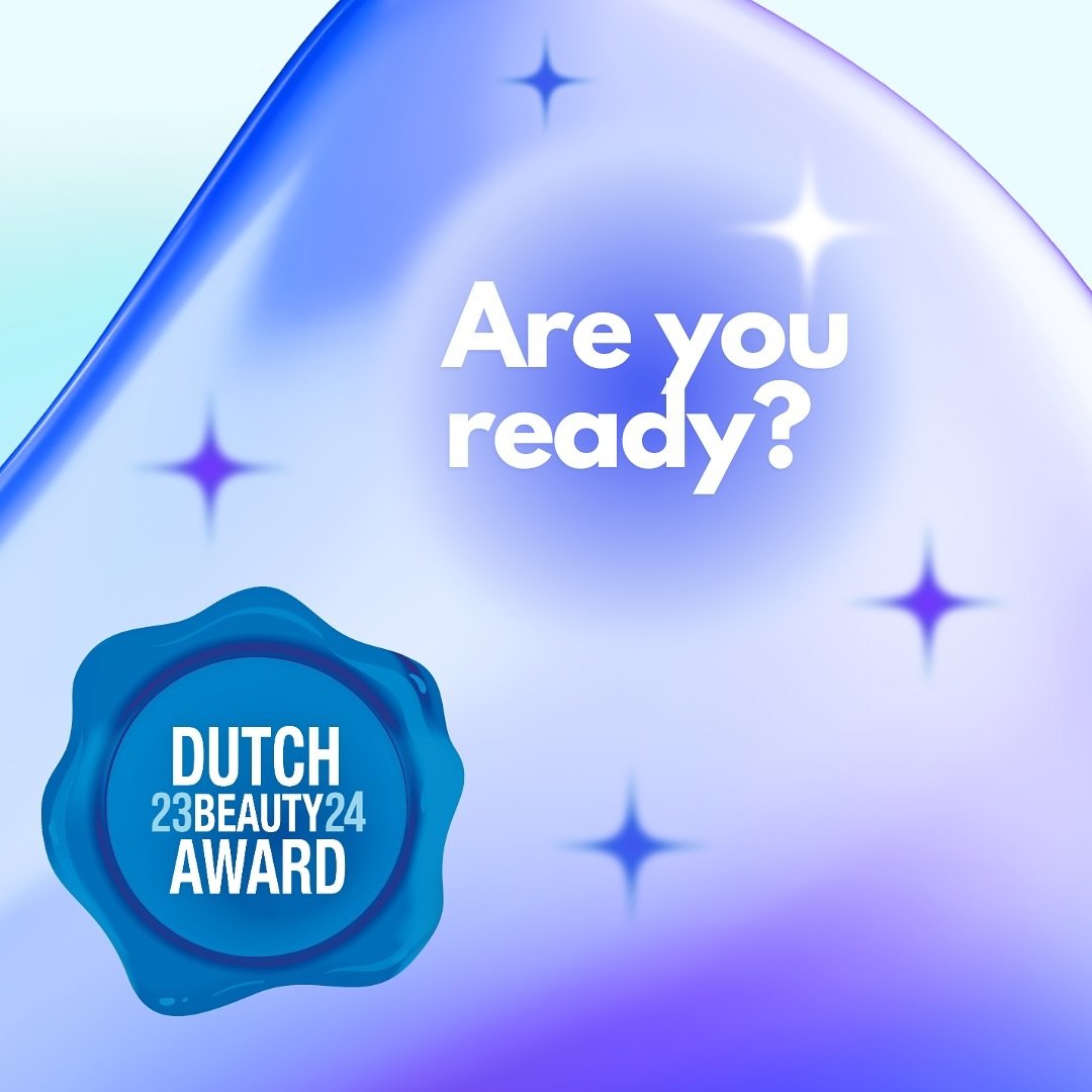 ✨It&rsquo;s showtime&hellip; ✨ Eindelijk is het dan zover, vanavond vindt de Dutch Beauty Award-uitreiking plaats. Onze jury heeft de afgelopen maanden flink getest, gesmeerd en gepoederd om de beste beautyproducten van &lsquo;2023/2024 te beoordelen