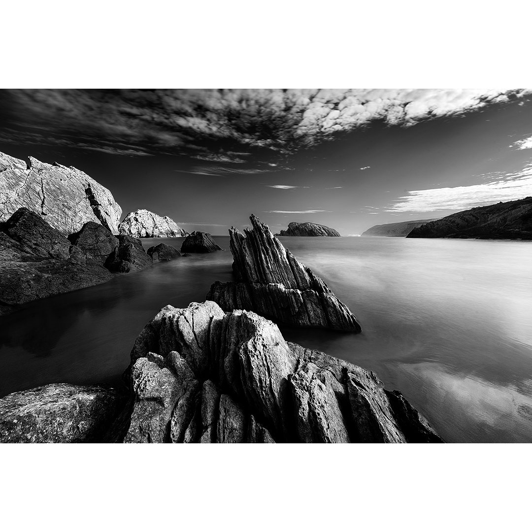 Playa de la Arnia#1- photographie de paysage minéral en noir et blanc