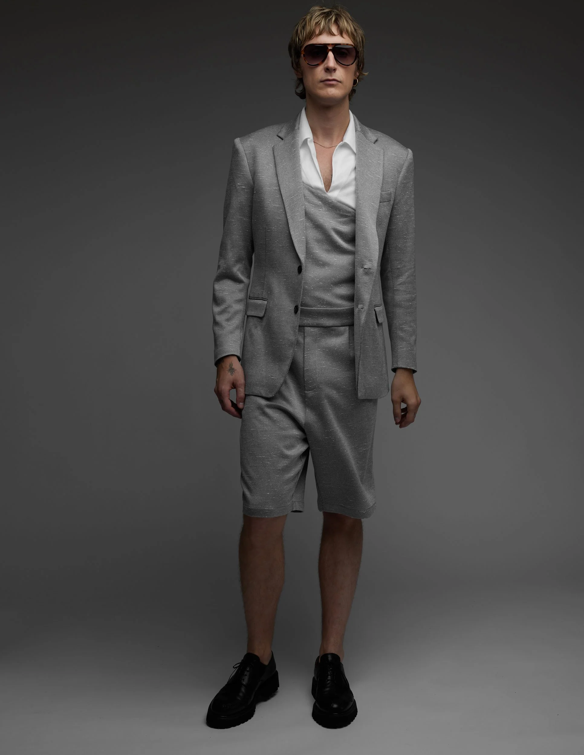 Oumlil_SS24_grey_jacket-overall_shorts_4.jpg