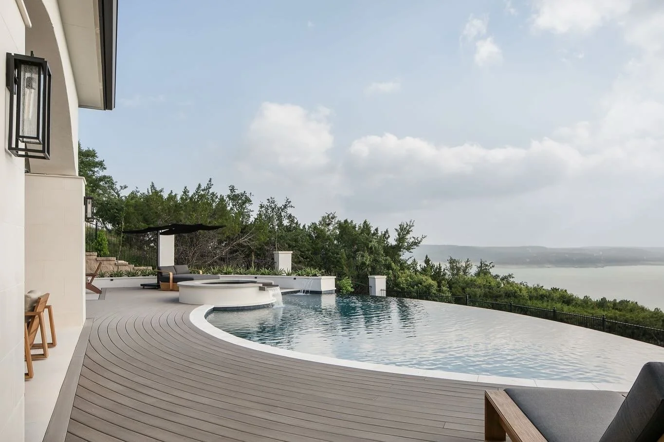 Behind the scenes of a curved deck- swipe through to see the process. For this project, each board was individually heated with a @heatcon blanket and shaped in place to achieve perfect spacing. 

Decking: TimberTech Vintage Coastline 

#curveddeck #