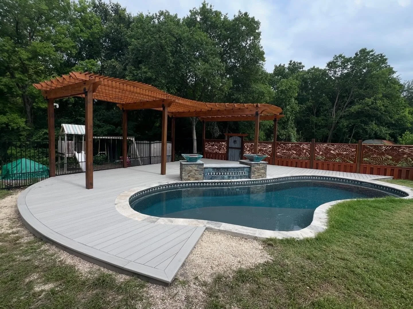 Just wrapped up this project using the brand new TimberTech Aluminum Low-Profile Framing system. As the first of its kind to be installed, this system is a game-changer for low-clearance areas. After 40+ years building decks in Austin, we are proud t