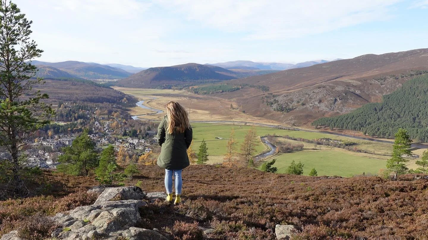 Yay, another video is online 🥳

This time I&rsquo;m taking you with me to Braemar, a little village in the heart of the Royal Deeside and the Cairngorms National Park.

This little trip is not about paying a visit to the Royals, but about soaking up