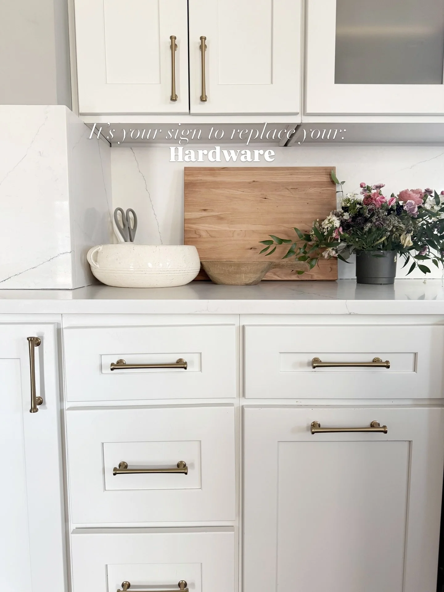 I&rsquo;ve been avoiding swapping my kitchen hardware for 3 years&hellip;

&hellip;turns out I just needed a little unhinged, creative ADHD moment to finally send it.

This project has felt so daunting because the original hardware is somewhat of a b