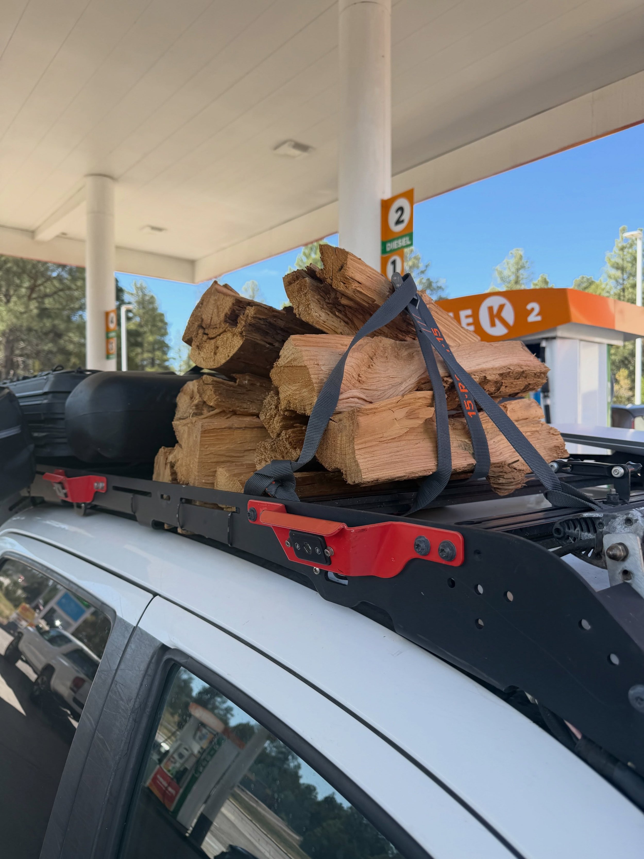 Had some left over firewood from camp last night and didn&rsquo;t want to leave it. @rollercambuckle to the rescue!