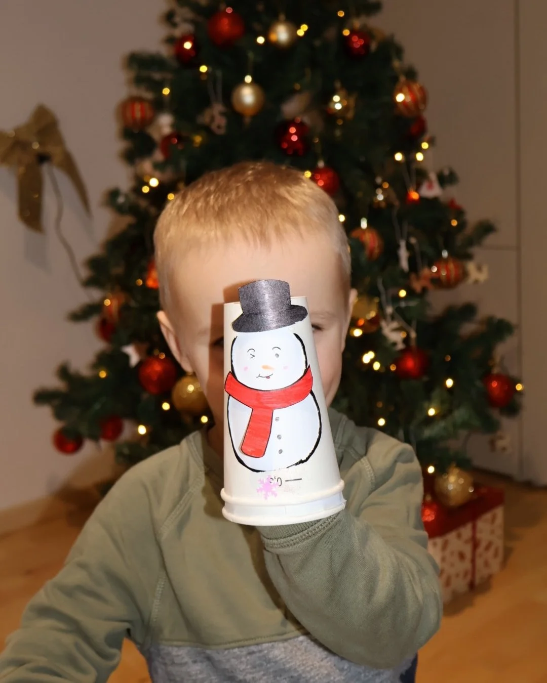 ☃️ Oameni de zăpadă emoționați, povești care ne țin cu sufletul la gură, c&acirc;ntece și dans și activități antrenate &mdash; la atelierul distractiv de limba engleză.

🎄 Am pregătit multe surprize și s&acirc;mbăta aceasta, 13 decembrie, de la ora 