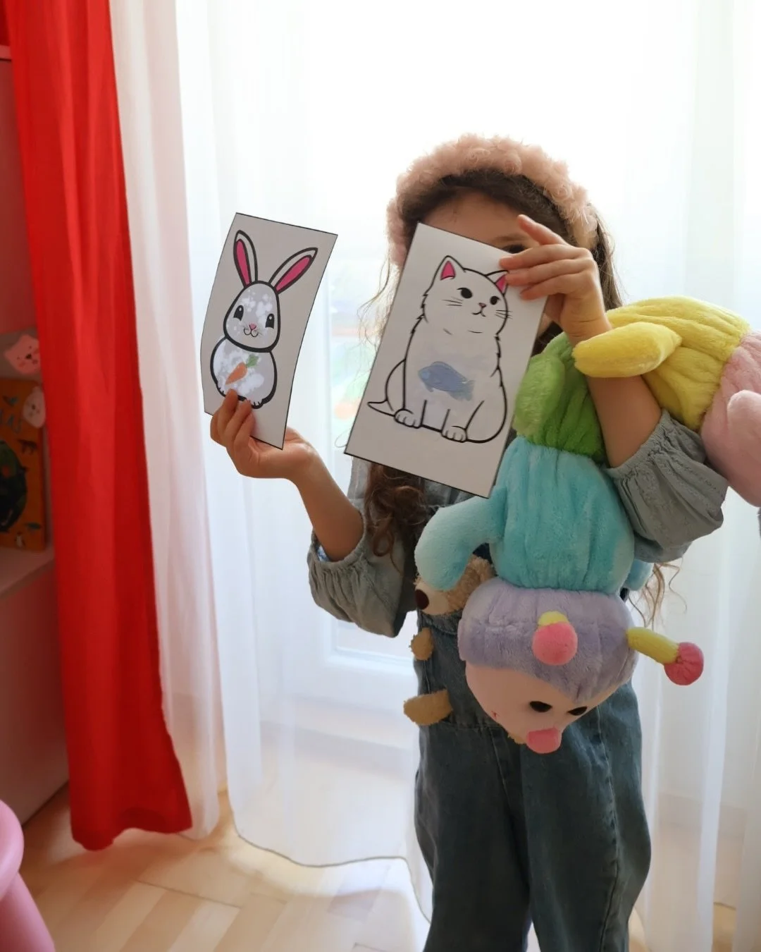 🧩 Jocuri de rol, poezii, c&acirc;ntece, povești și mici experimente. De aceste lucruri ne bucurăm la atelierul distractiv de limba engleză de s&acirc;mbătă.

🍊 Am pregătit multe surprize și &icirc;n următoarele două săptăm&acirc;ni, s&acirc;mbătă (