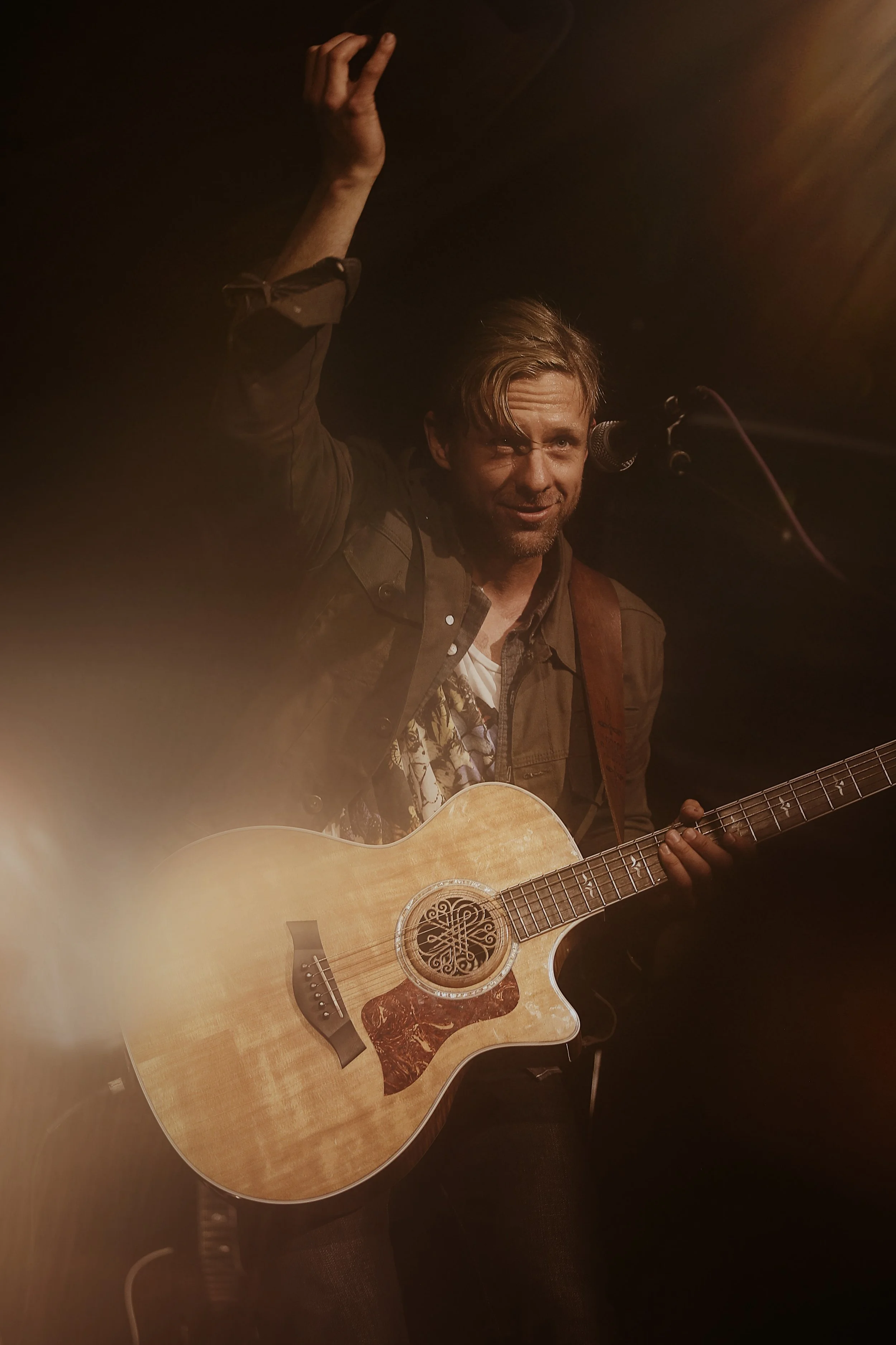 Jon Foreman : Tour Photography Dive into the Music Industry 