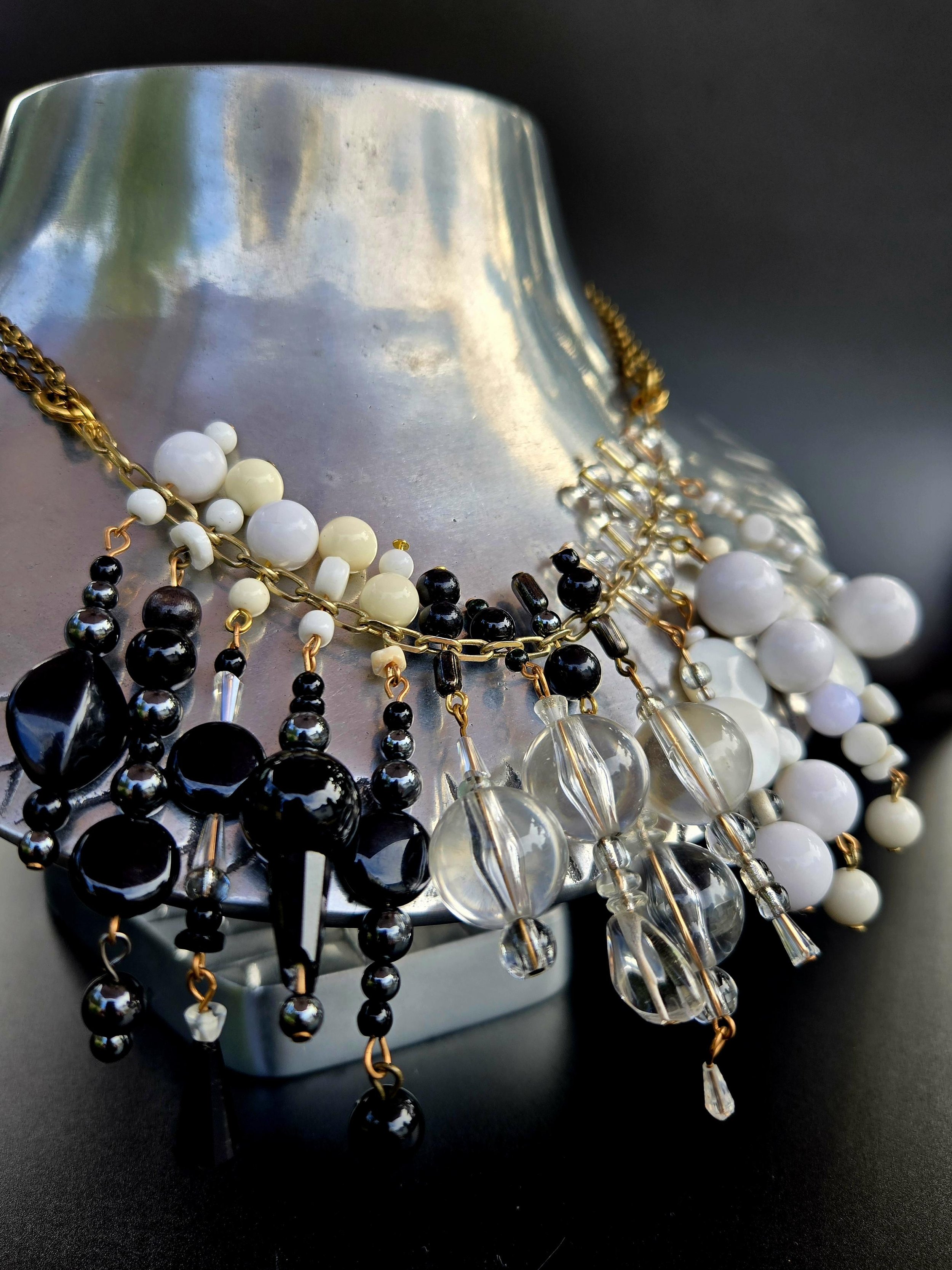 The Little Merle Orbs Necklace (2).jpg
