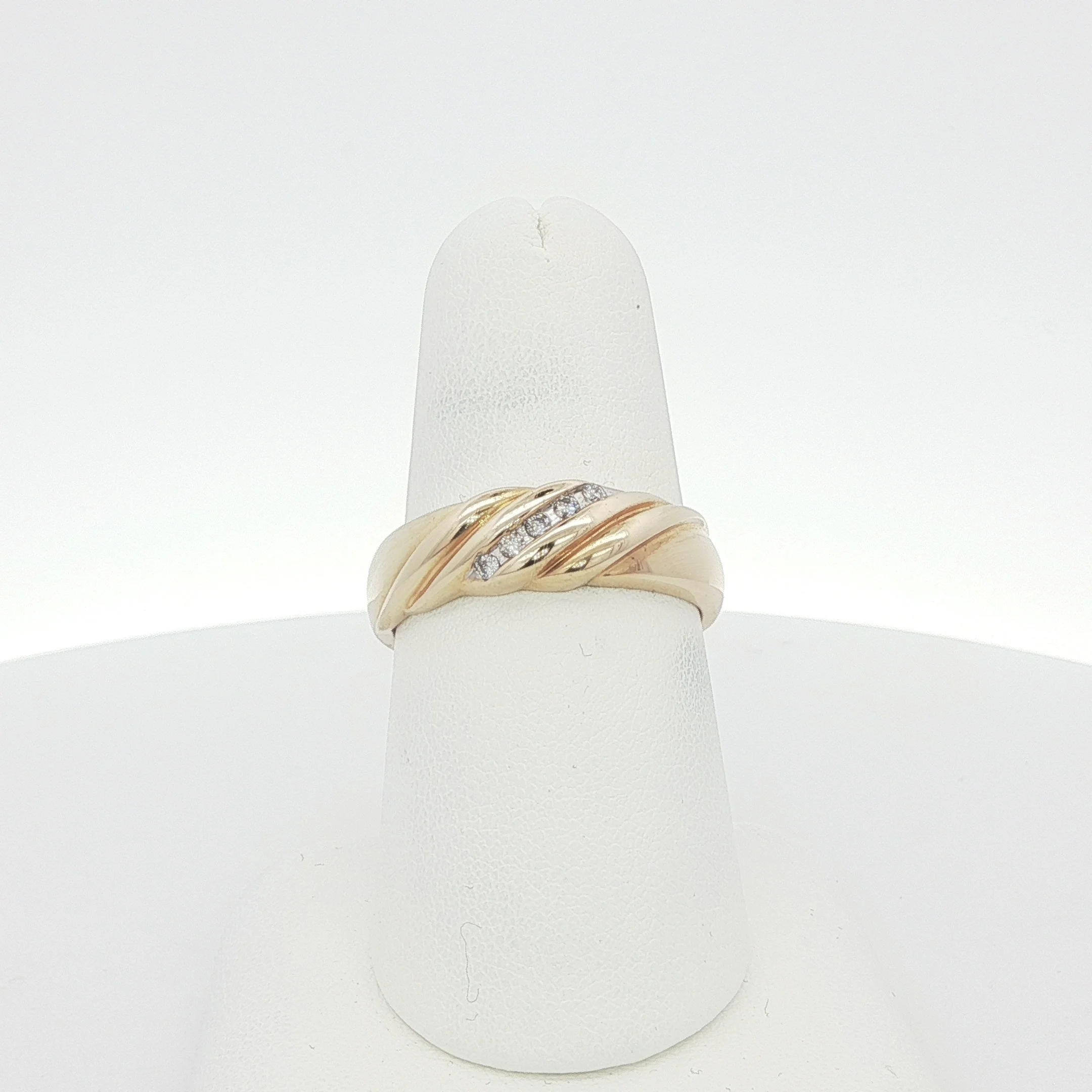 14k Twisted Diamond Ring