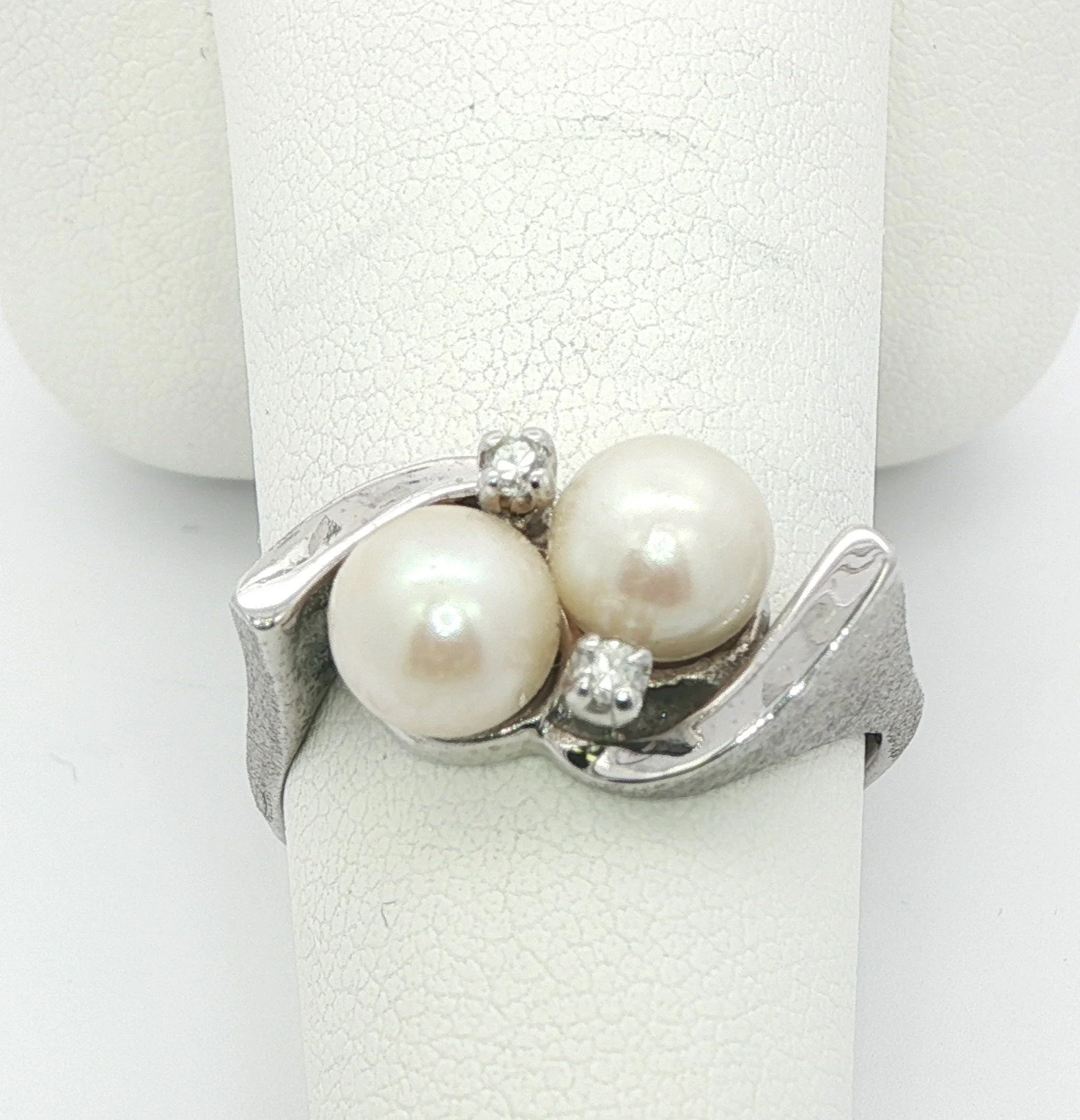 10k White Gold Dual Pearl & Diamond Ring