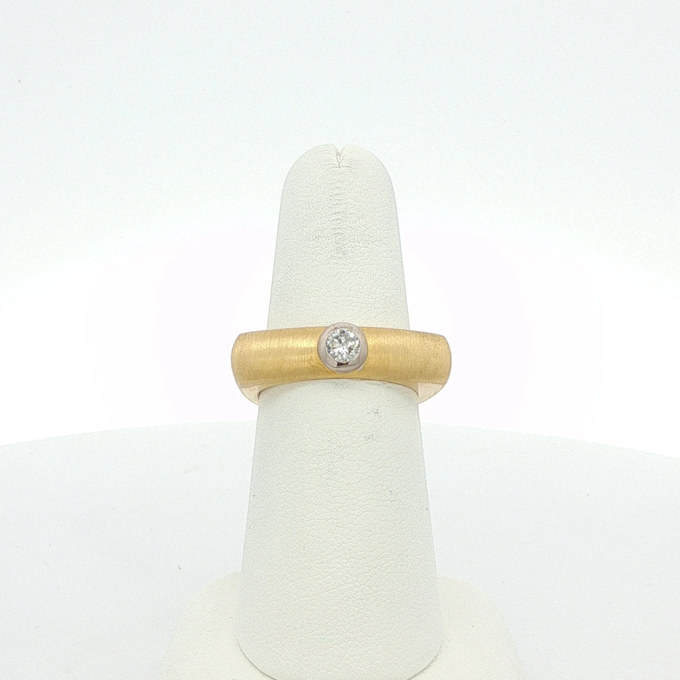 18k Yellow Gold Solid Contemporary Diamond Band