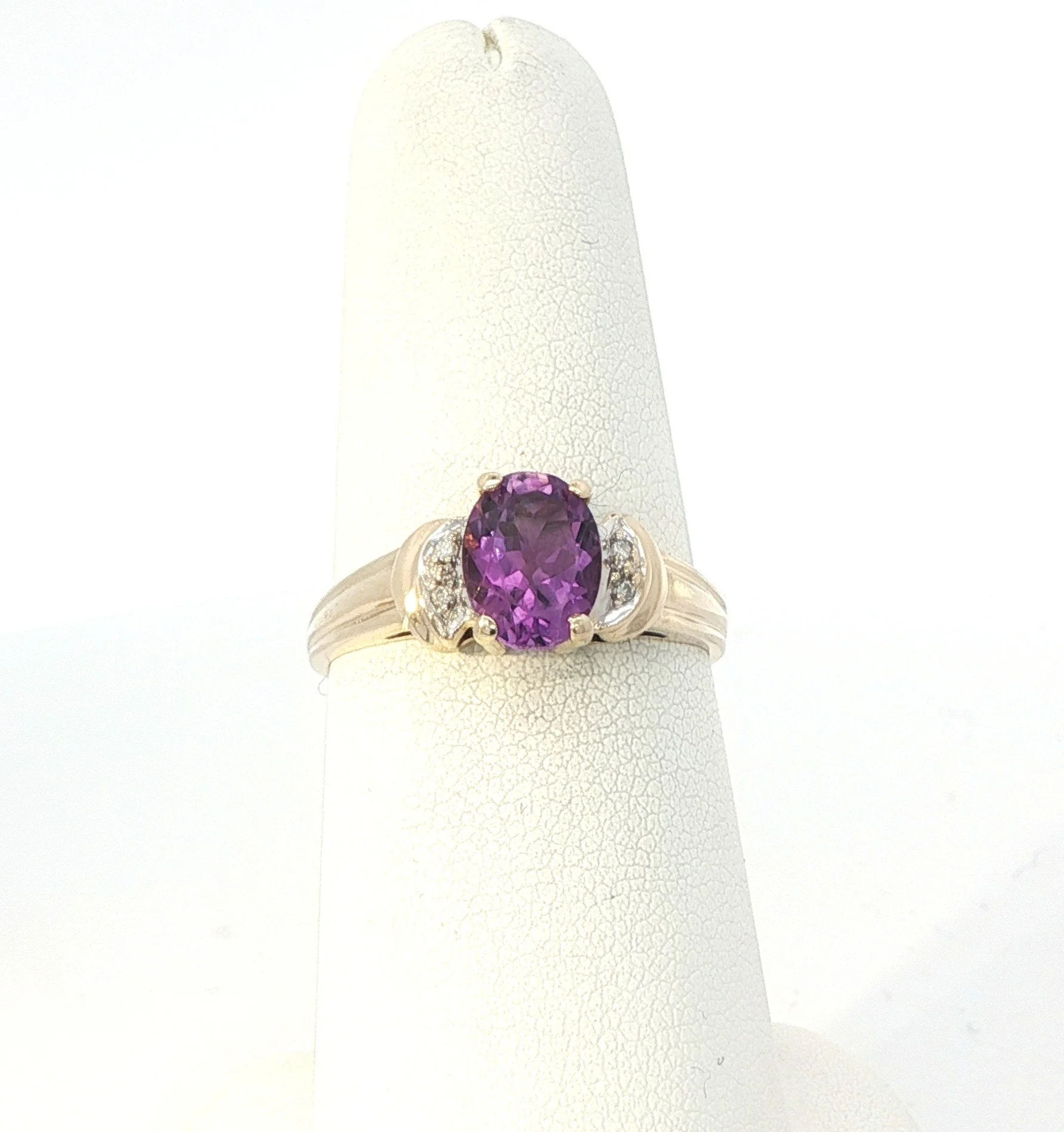 10k Yellow Gold Amethyst & Diamond Ring
