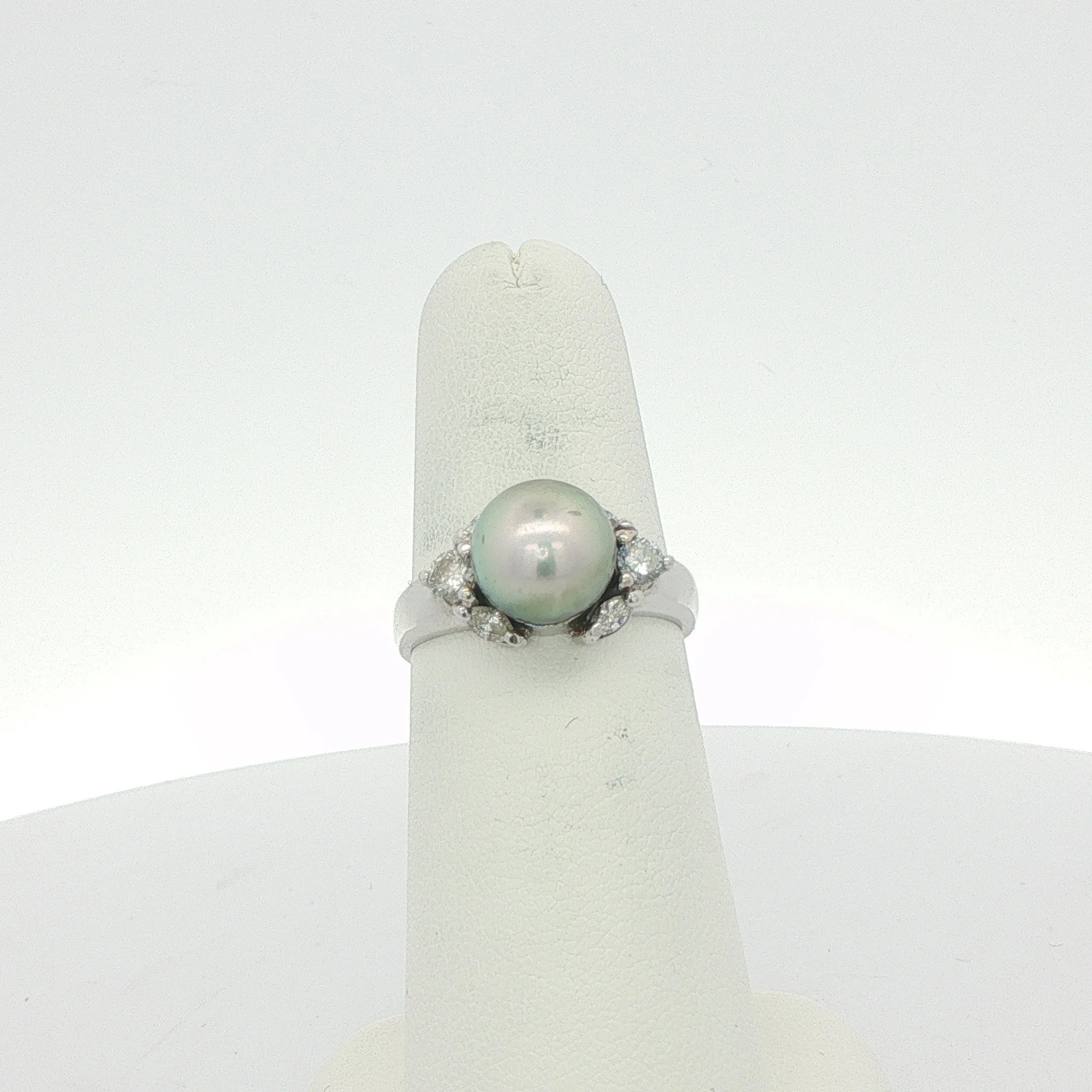 18k Gray Pearl & Diamond Ring