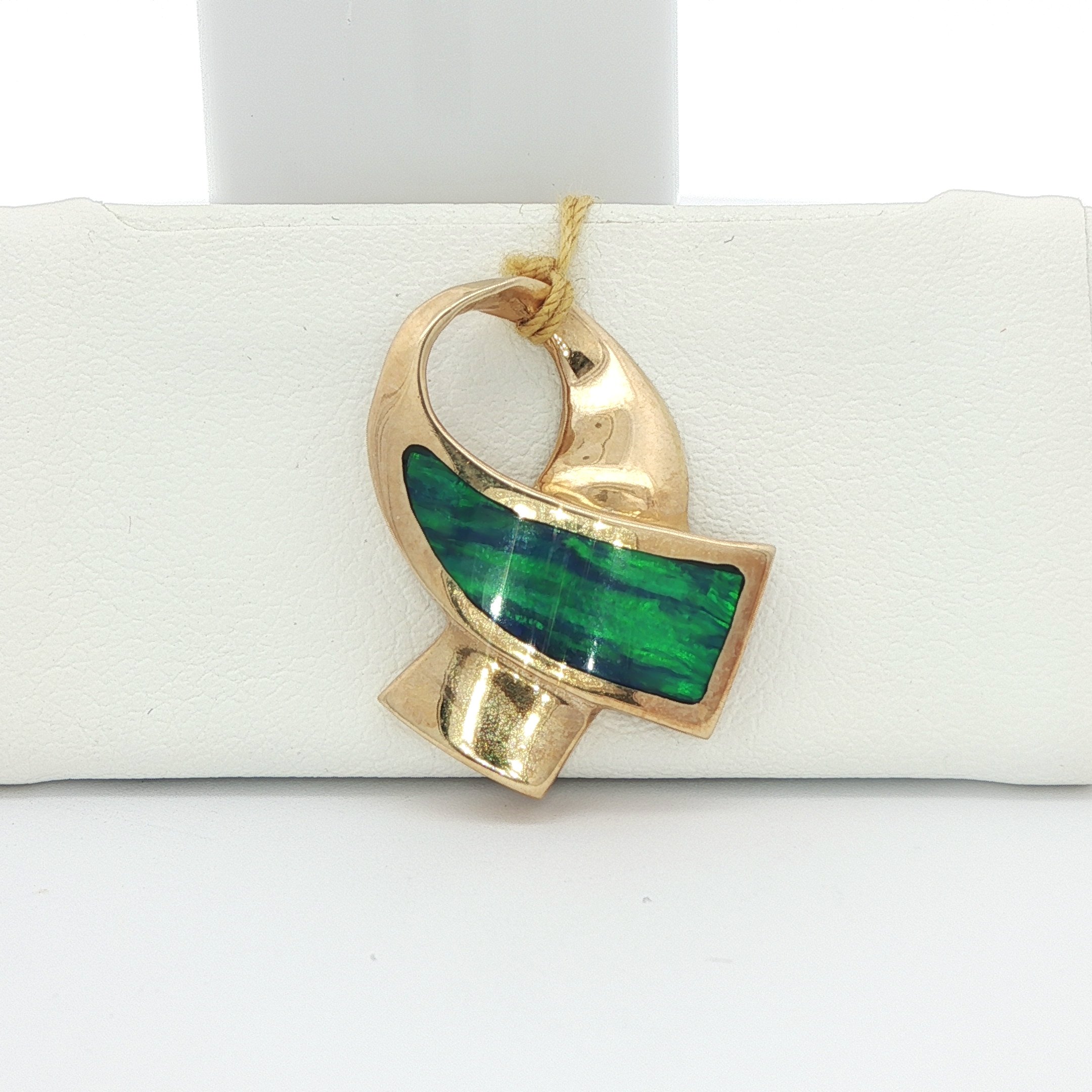 14k Yellow Gold Pendant With Opal Inlay