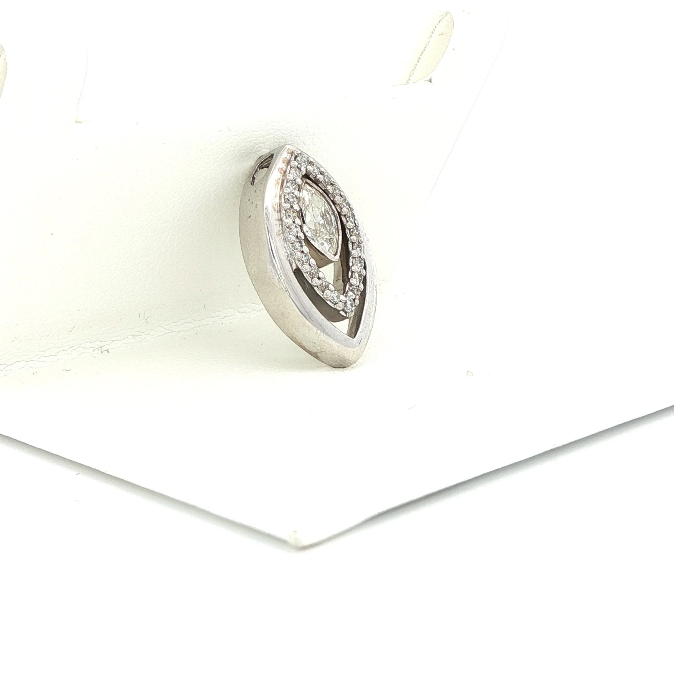 14k White Gold Diamond Pendant