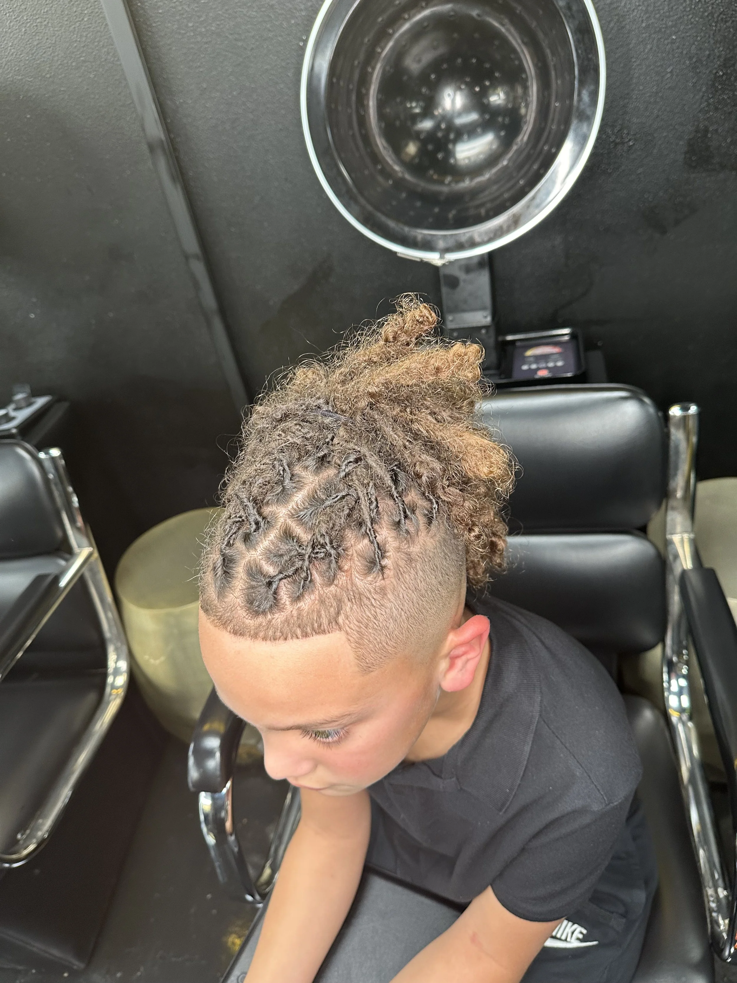 Looking For Starter Locs Near Me? 10 Things to Know Before Your First Appointment