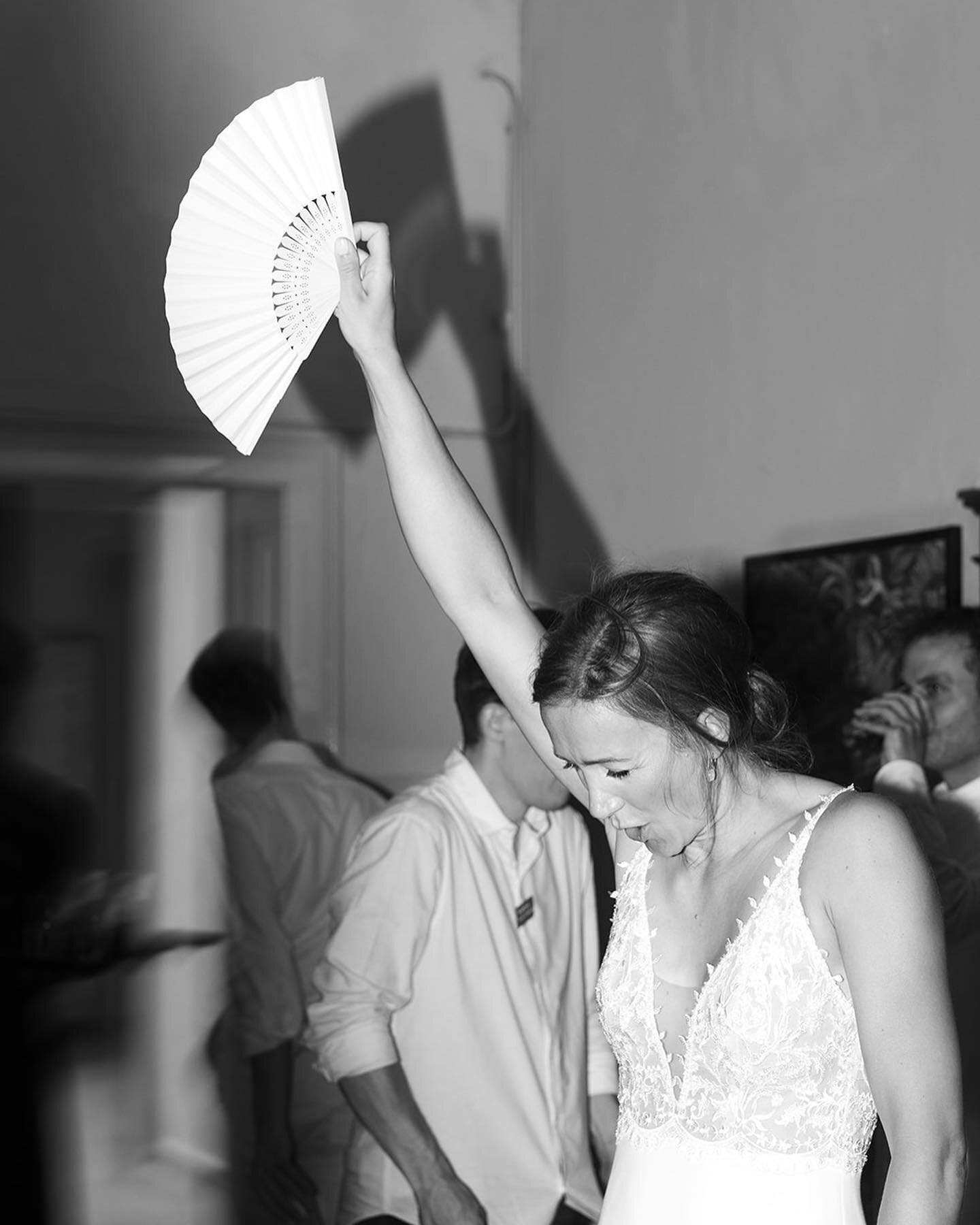 R E A L W E D D I N G | Destination Wedding at @castellosilvestri with this beautiful couple Sarah &amp; David. 

The most iconic moment is certainly when the couple enters and starts the party, ready to celebrate and have fun all together. They are 