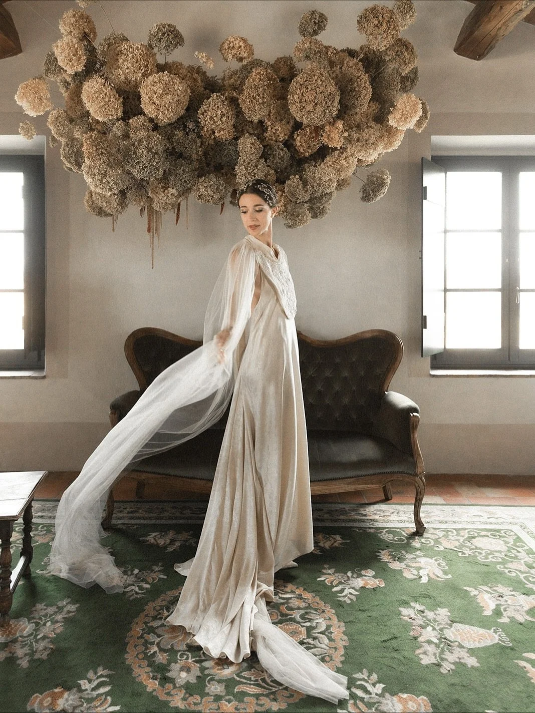 Under the golden Tuscan sun, where timeless elegance meets modern grace &mdash; they wrote their own chapter of love.
A celebration suspended between heritage and youth, refined yet effortless, wrapped in the quiet sophistication of the Tuscany count