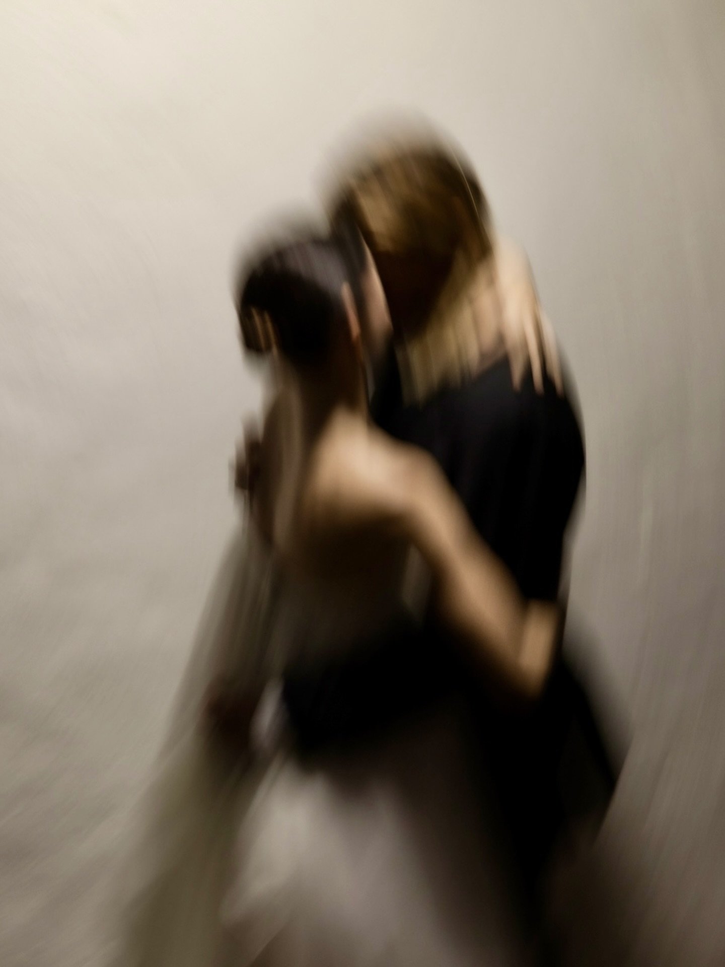 &ldquo;A hug is worth a thousand words&rdquo;
______________________________

Loved this shoot x @wolvesworkshop during @marcossanchez_ masterclass in La Graciosa. 

@iamjuancastaneda 
@dichosadolores 
@notyournormal_modelcouple

#editorialweddingpho