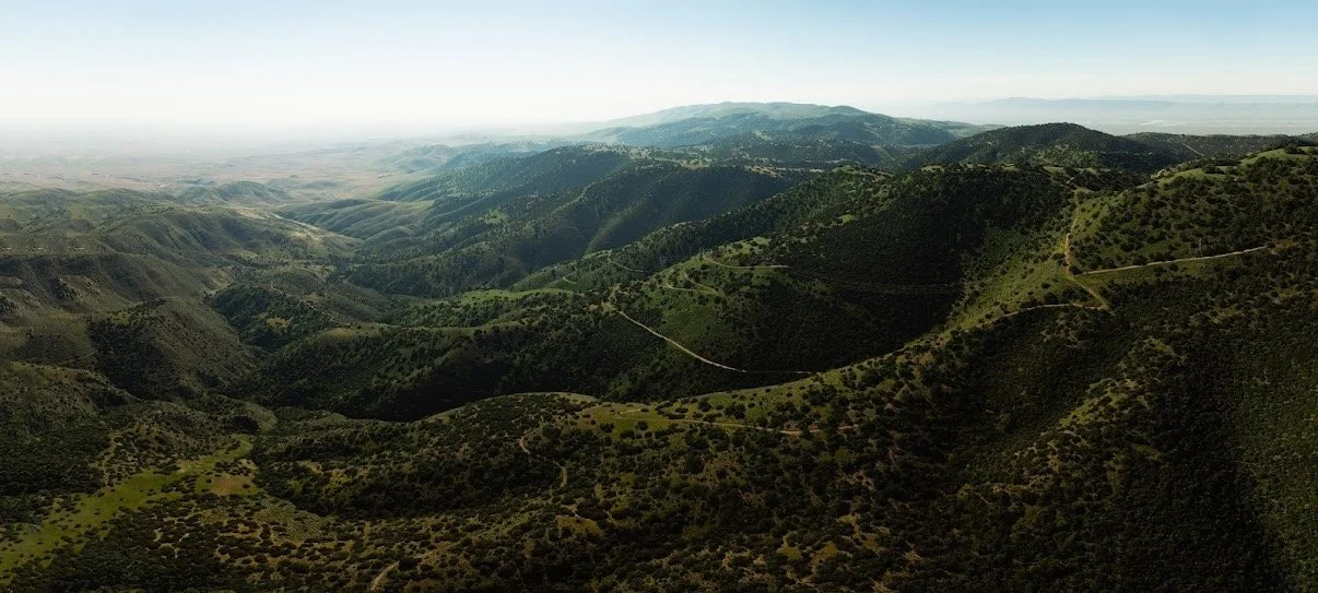 Expansive ridgelines and oak-dotted hills at Carissa Plains Outfitters, showcasing the vast and diverse terrain of Central California hunting country