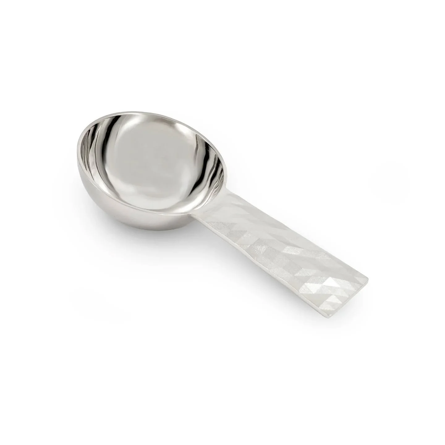 Updating the website with a selection of new work, including these new spoons. 

✨Hand forged silver spoon with hand engraved geometric design pattern 
✨A silver scoop/ caddy spoon with a faceted handle. 

#contemporarysilver #facetedcaddyspoon #hand