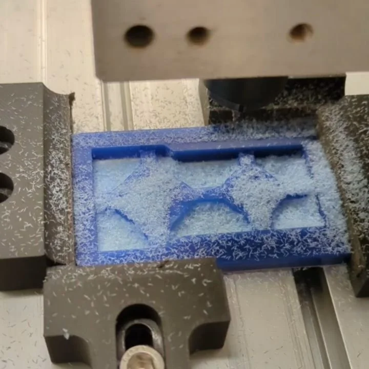 A few new additions to the faceted jewellery collection! I've been working on designs that capture the subtle faceted surface. These are cut in wax and cast in precious metals. New pieces now available on my website.

#geometricjewellery #geometricpa