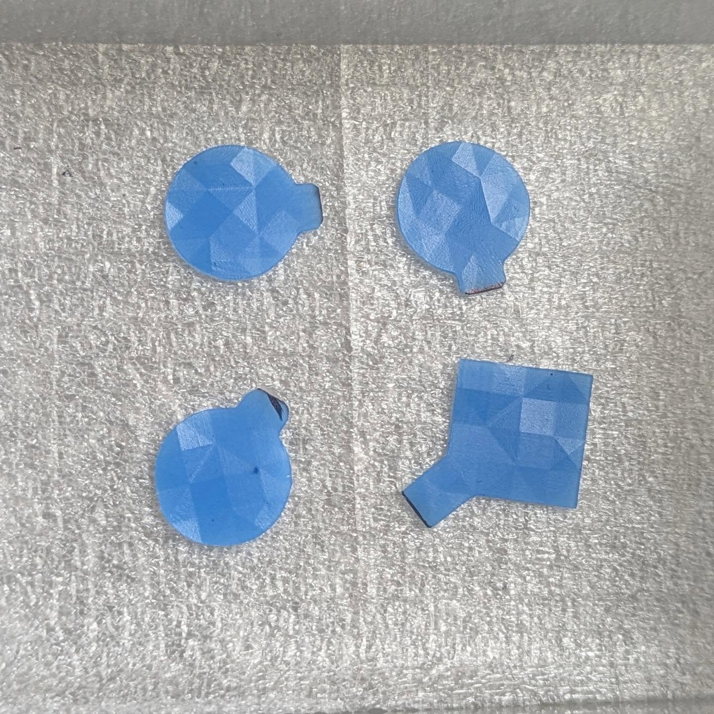 Transformed from waxes into yellow gold pendants and earrings. New pieces are starting to take shape, pendants just need chains and hallmarked then good to go!

#facetedgoldjewellery #geometricjewellery #contemporaryjewellery
