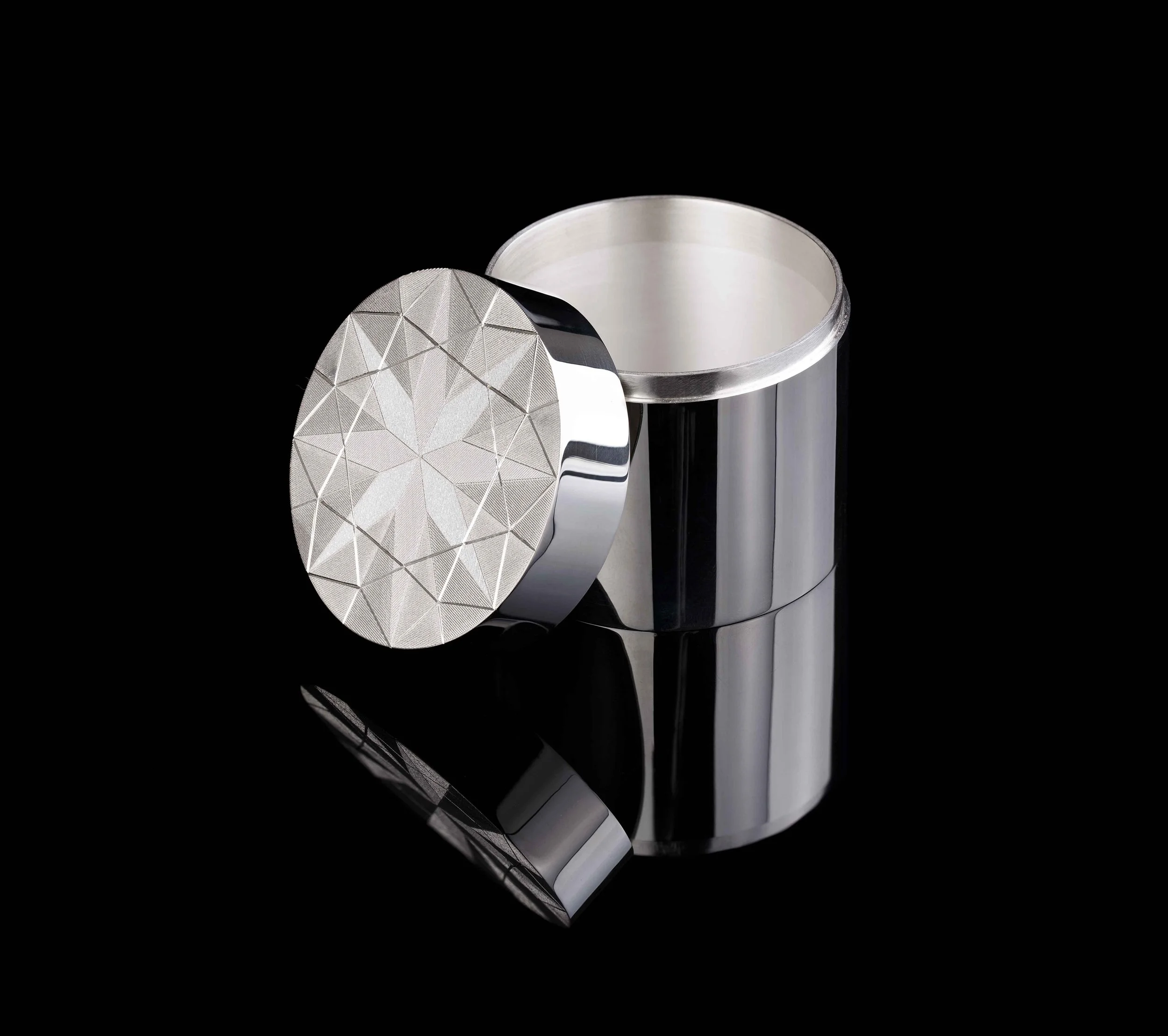 Kathryn-Hinton_Round-gemstone-pattern-engraved-box_sterling-silver.jpg