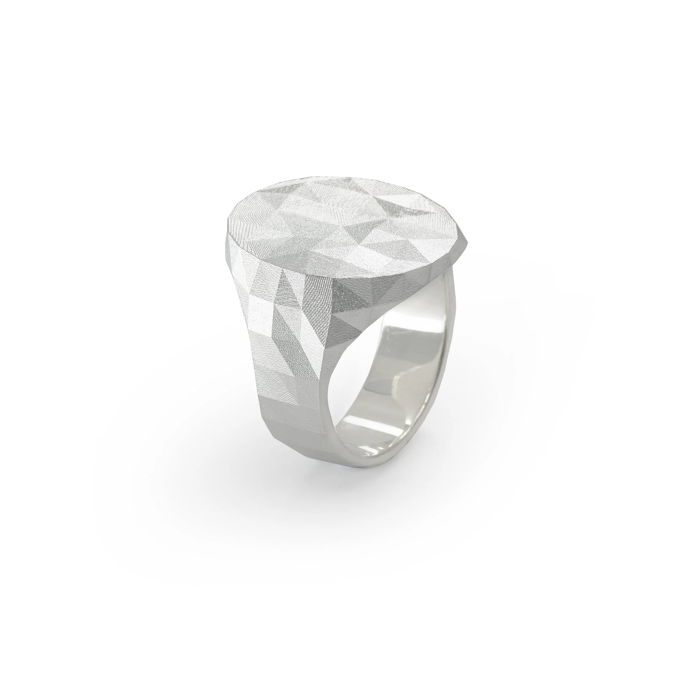 Faceted oval signet ring_2026.jpg