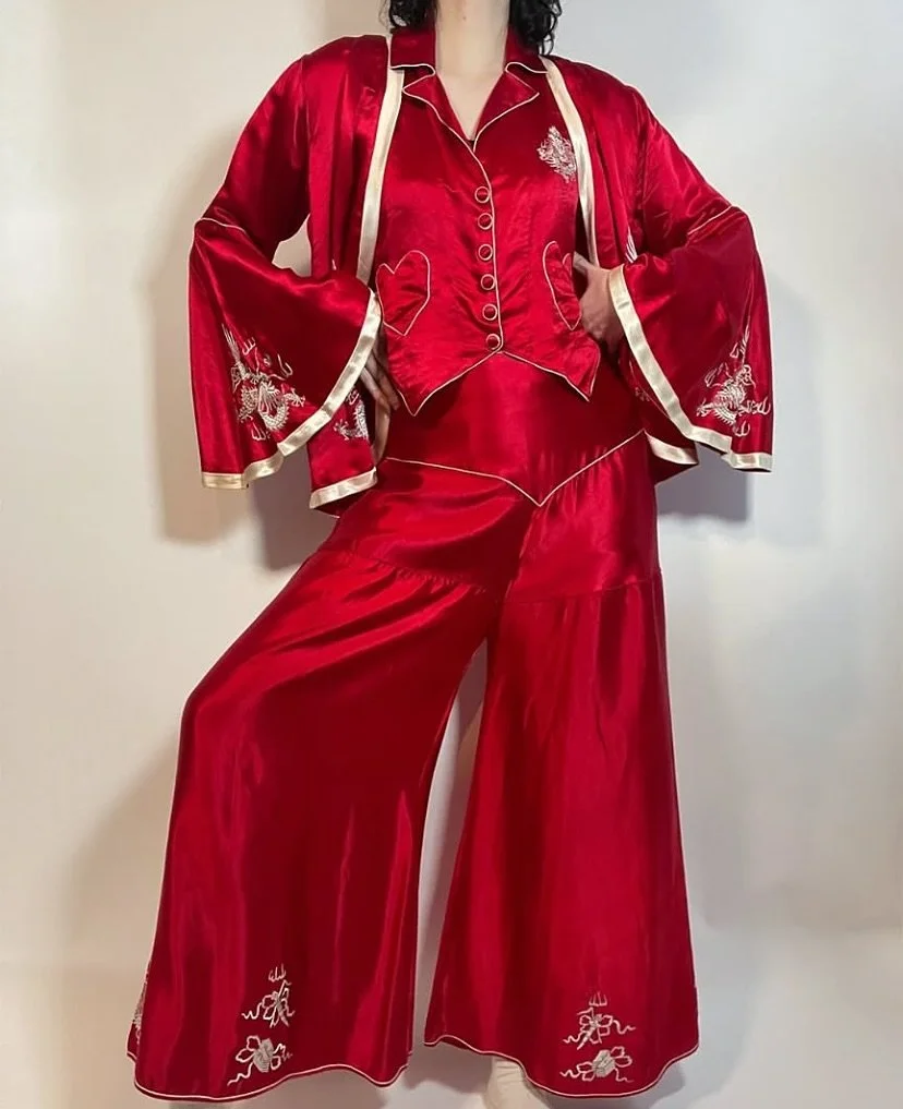 🌞⛵️SUMMER VENDOR ⛵️🌞

@metropolis_vintage 
@metropolis_vintage 
@metropolis_vintage 

WHEN &bull;&bull; SAT, AUG 30TH🗓️
WHERE &bull;&bull; HUDSON HALL OPERA HOUSE, HUDSON, NY📍
TIME &bull;&bull; 10-11 Early Bird 🕊️ 11-5PM General Entry 🕰️ 

TICK