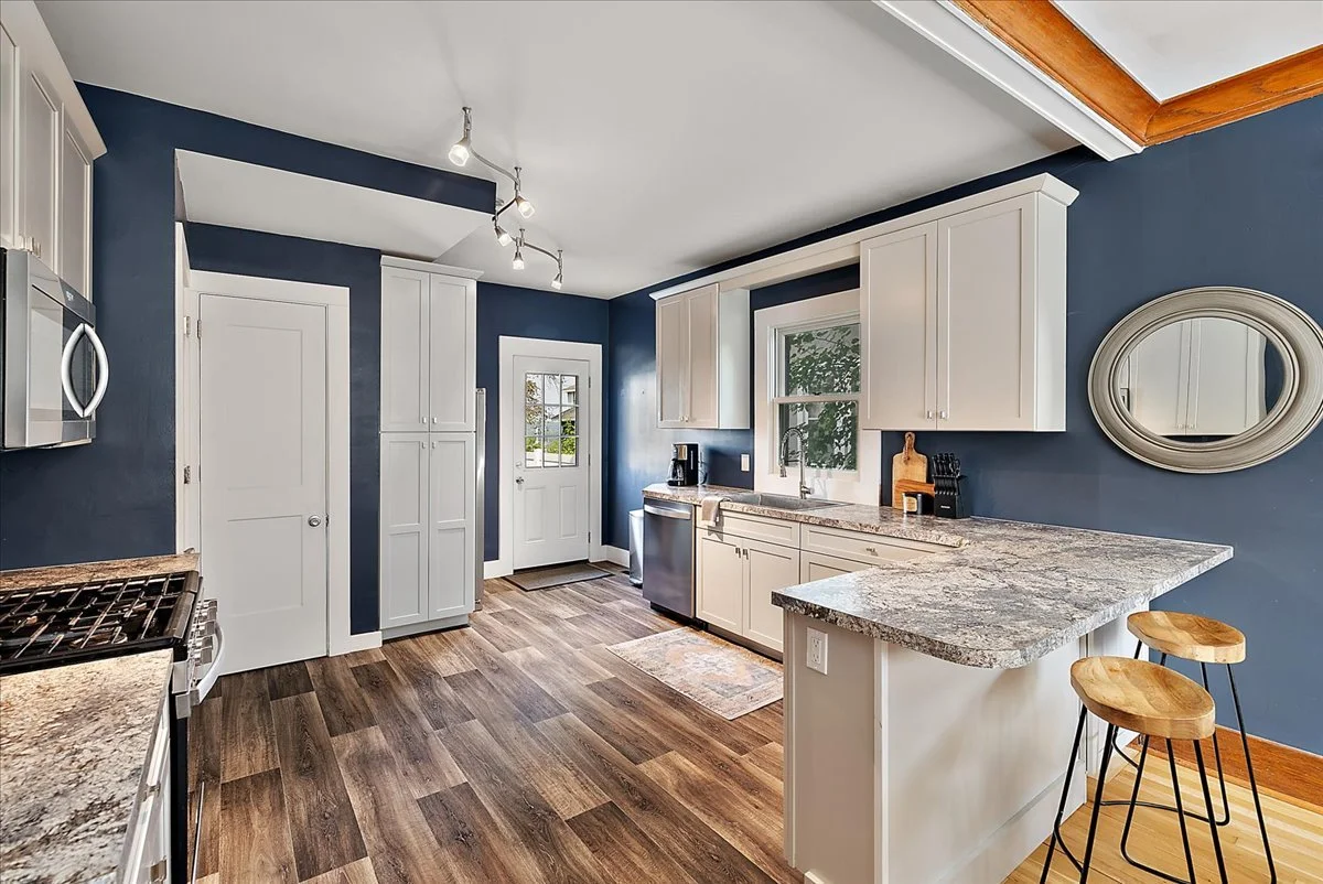 25-637 Fairview Ave NE, Grand Rapids-25.jpg
