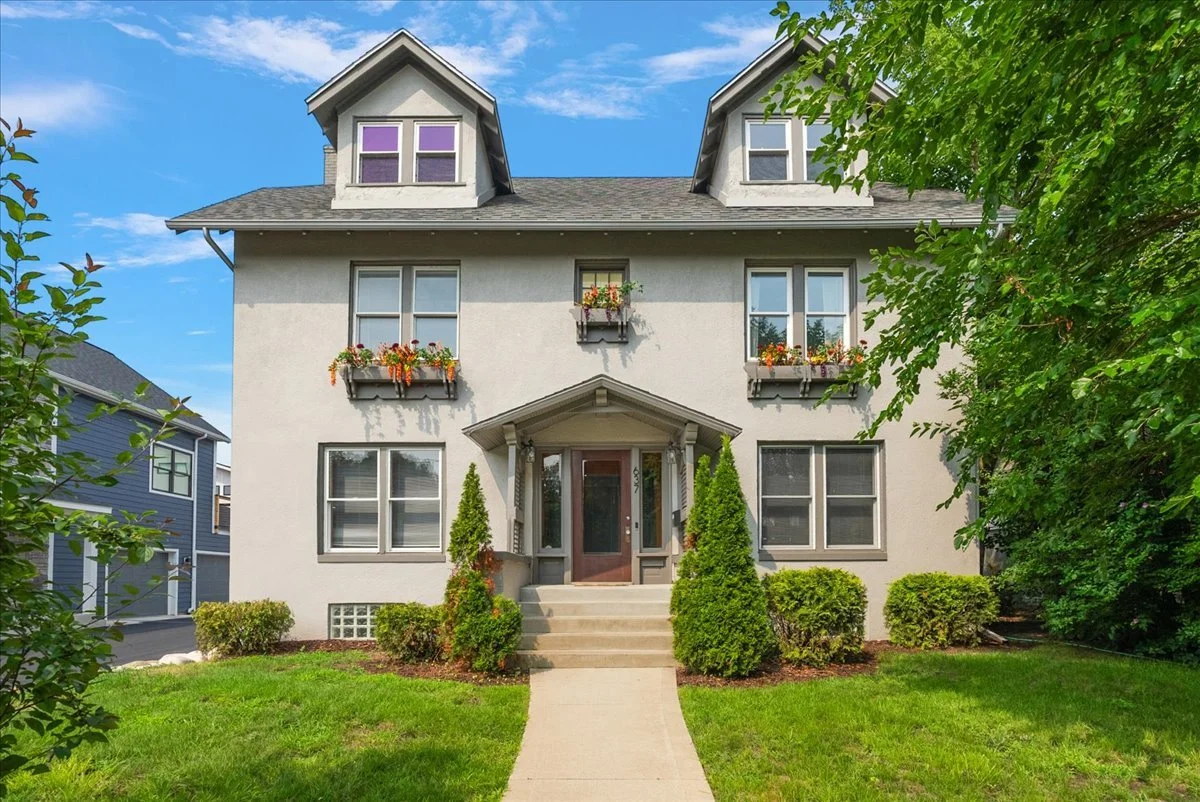 03-637 Fairview Ave NE, Grand Rapids-3.jpg