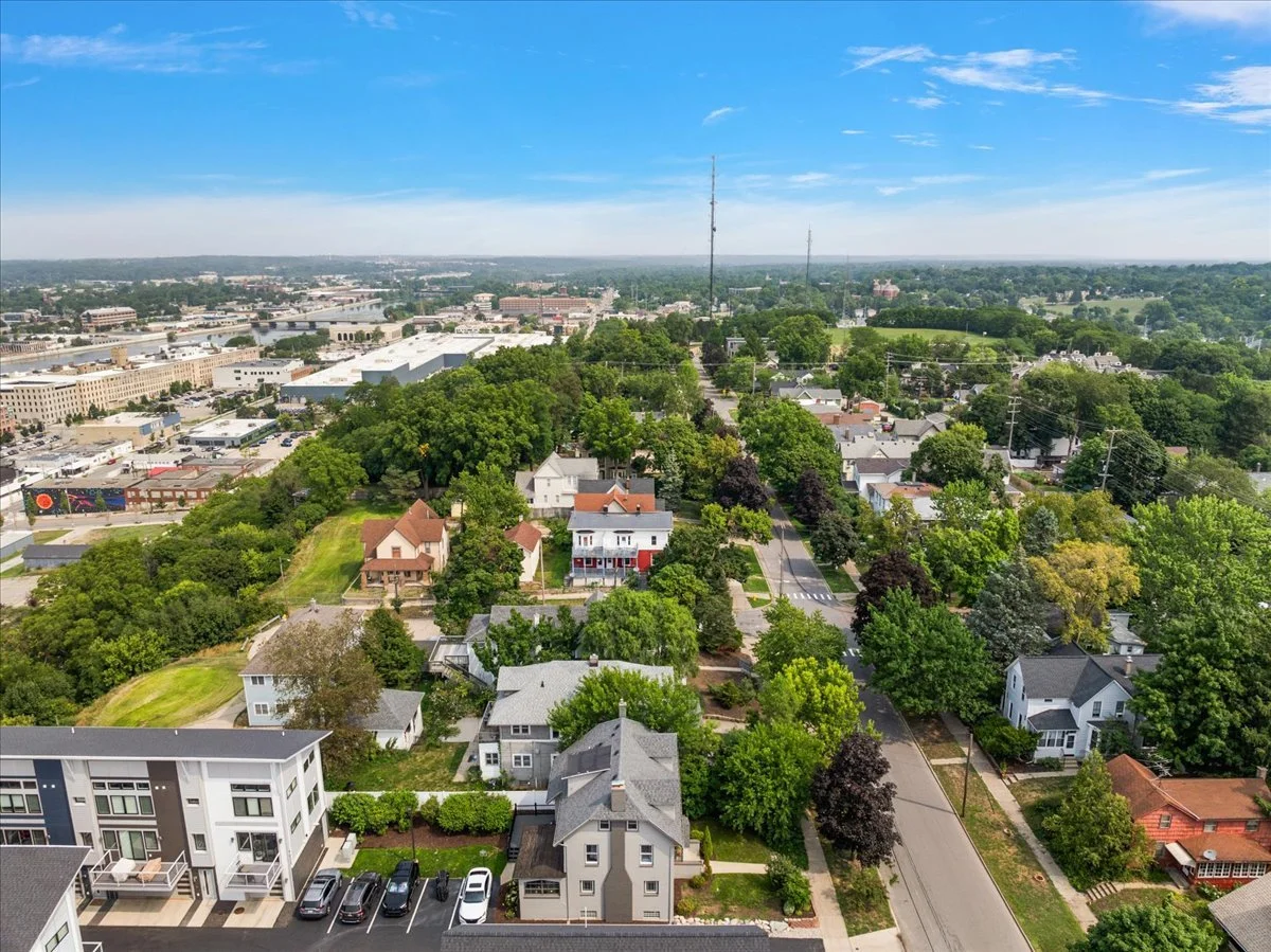 13-637 Fairview Ave NE, Grand Rapids-13.jpg