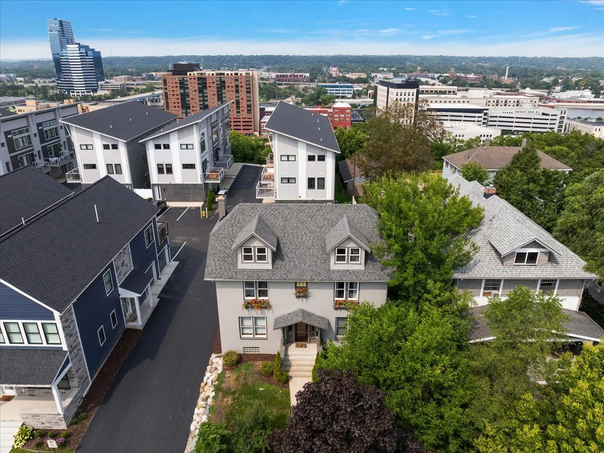 11-637 Fairview Ave NE, Grand Rapids-11.jpg