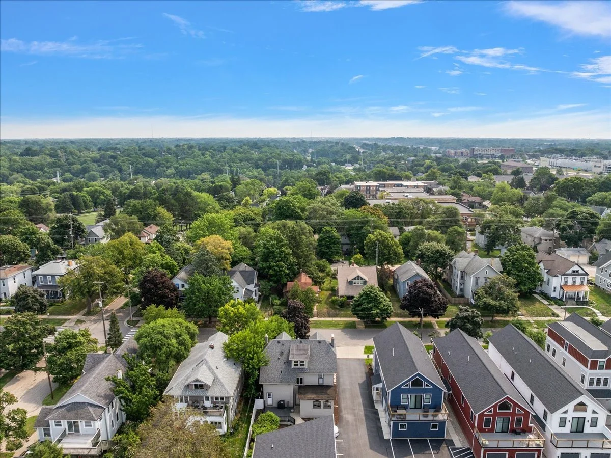 15-637 Fairview Ave NE, Grand Rapids-15.jpg